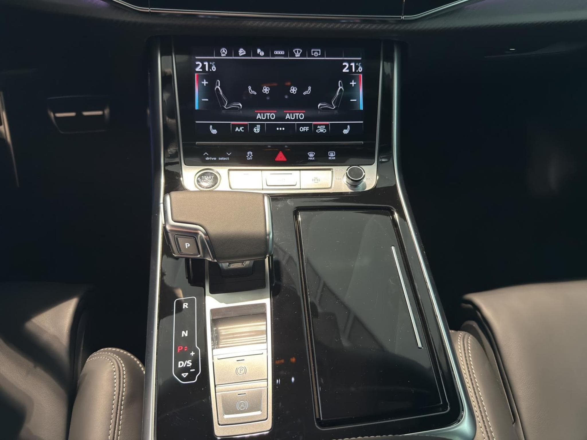 Audi Q8 SUV quattro Exclusive color (2025) - Foto 14