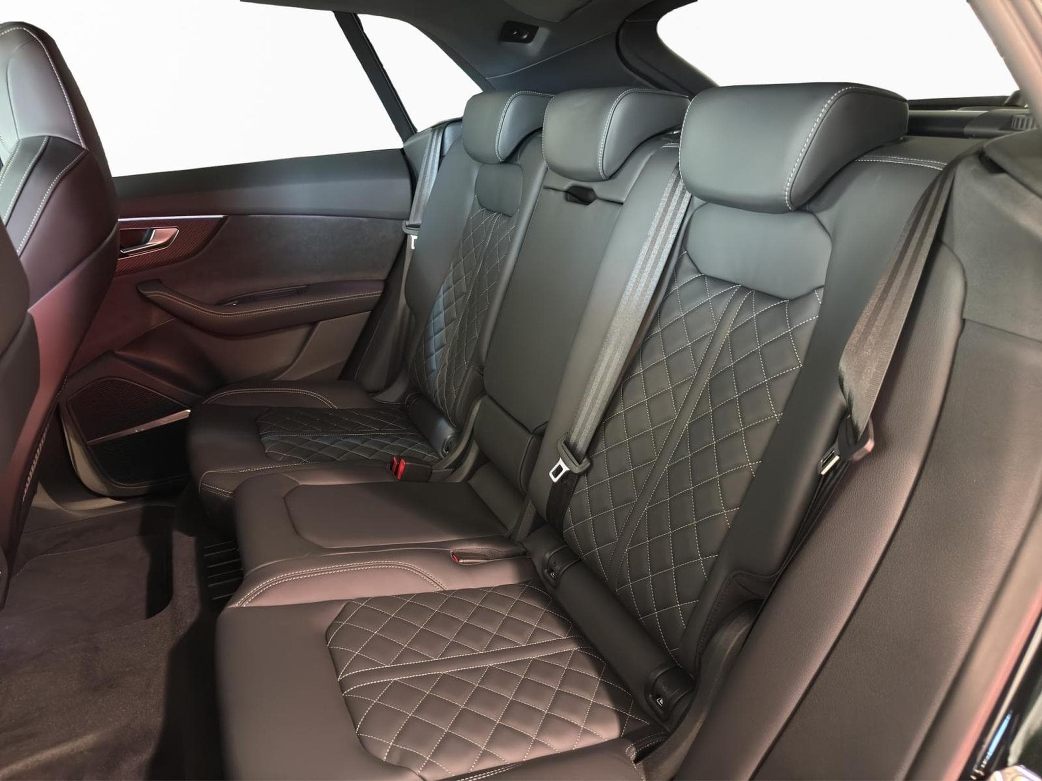 Audi Q8 SUV quattro Exclusive color (2025) - Foto 18