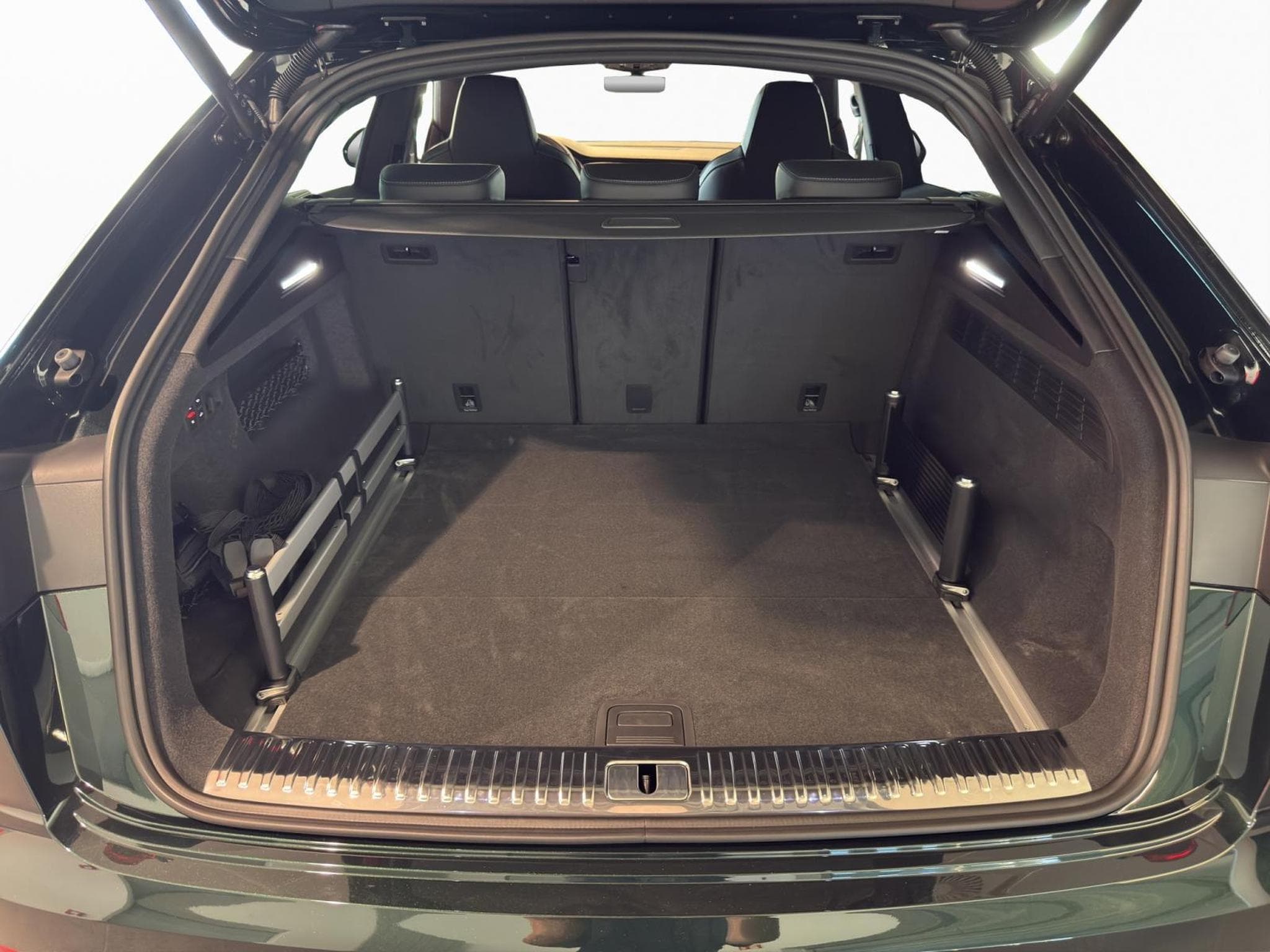 Audi Q8 SUV quattro Exclusive color (2025) - Foto 8