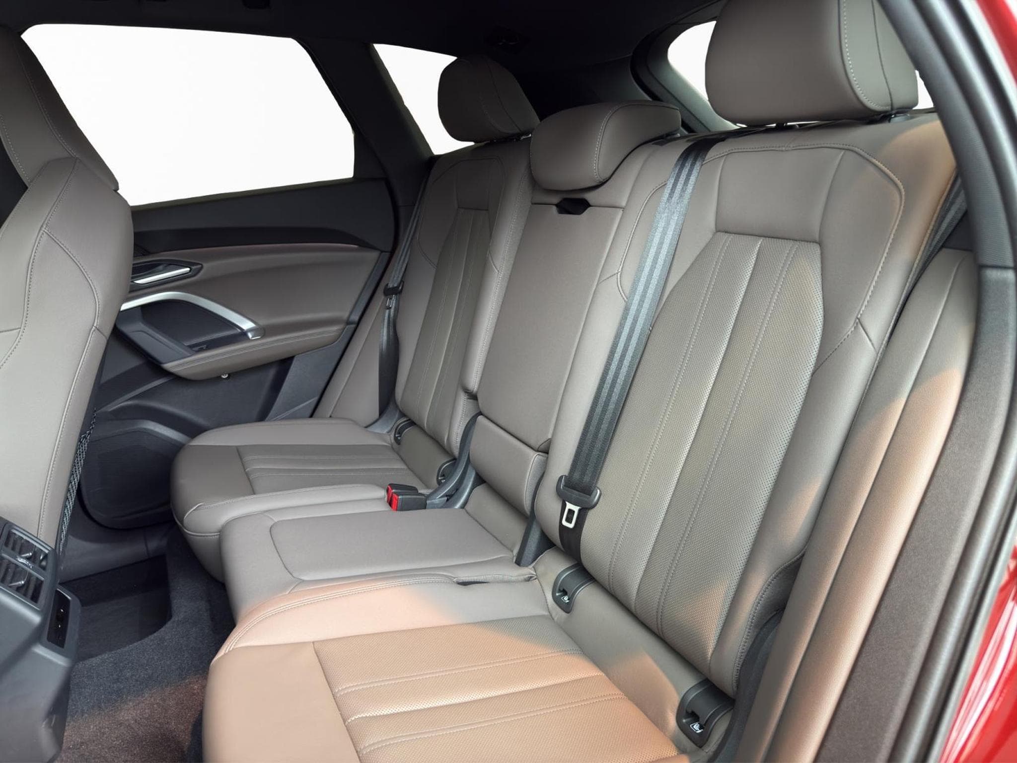 Audi Q5 SUV quattro (2025) - Foto 14