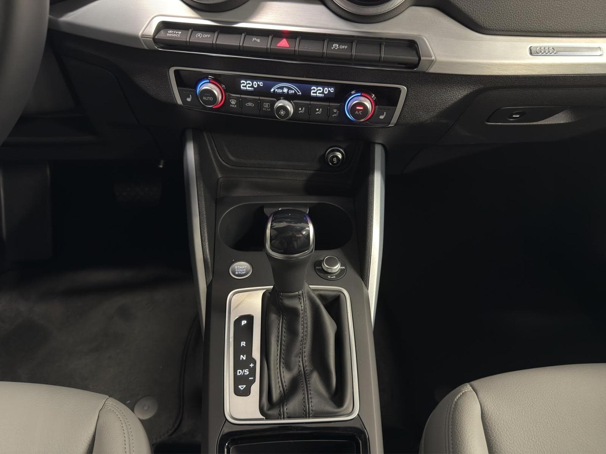 Audi Q2 S line (2025) - Photo 12