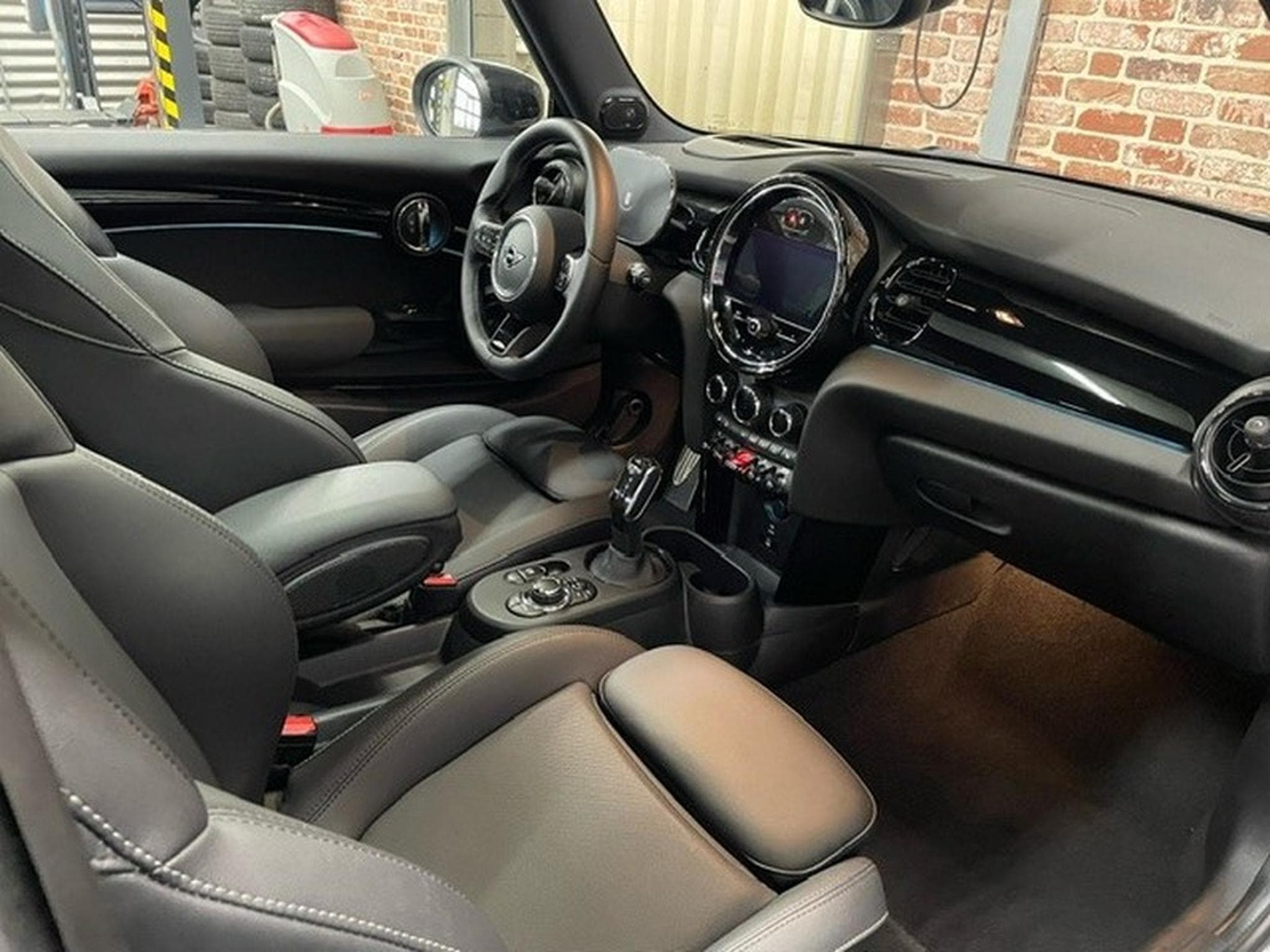 Mini Cooper Cooper 2.0 231cv John Cooper Works (2023) - Photo 8