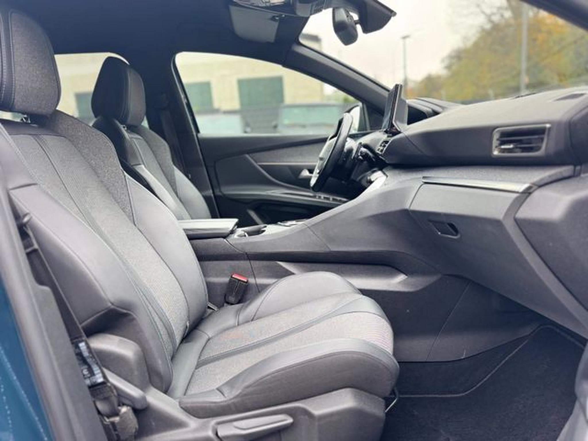 Peugeot 3008 3008 HYBRID 225 ALLURE*FACELIFT*VOLL-LED*KAMERA* (2023) - Foto 15