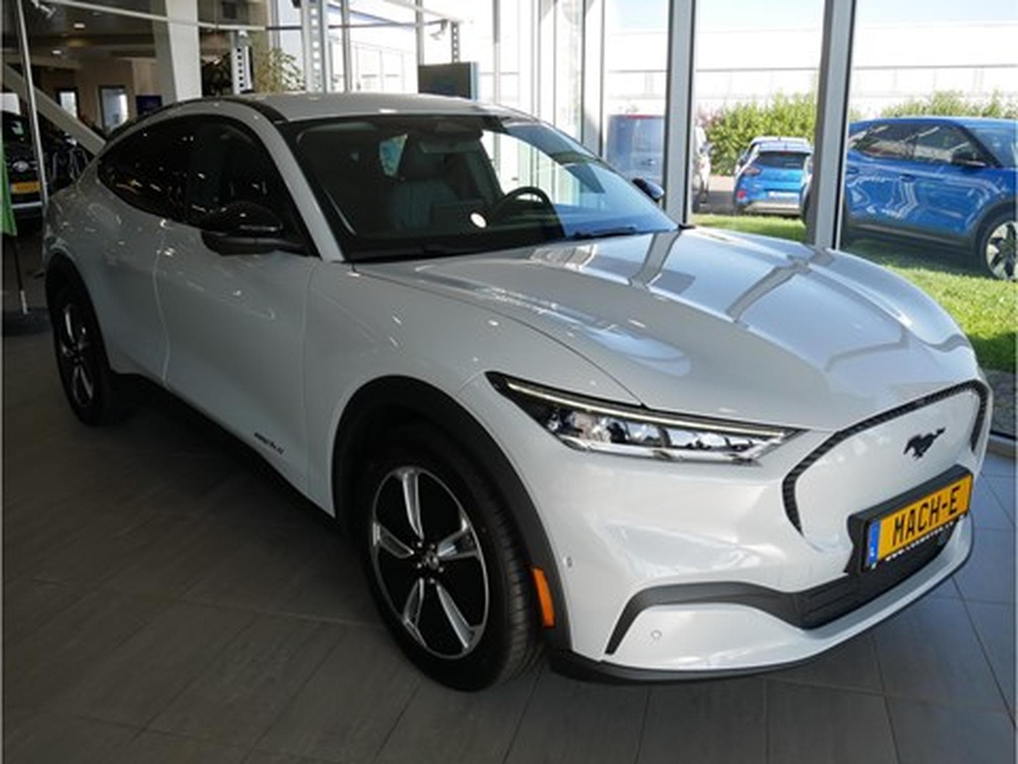 Ford Mustang Mach-E Base 72kWh Standard Range LFP 269ch/198kW - A1 (2025) - Foto 2