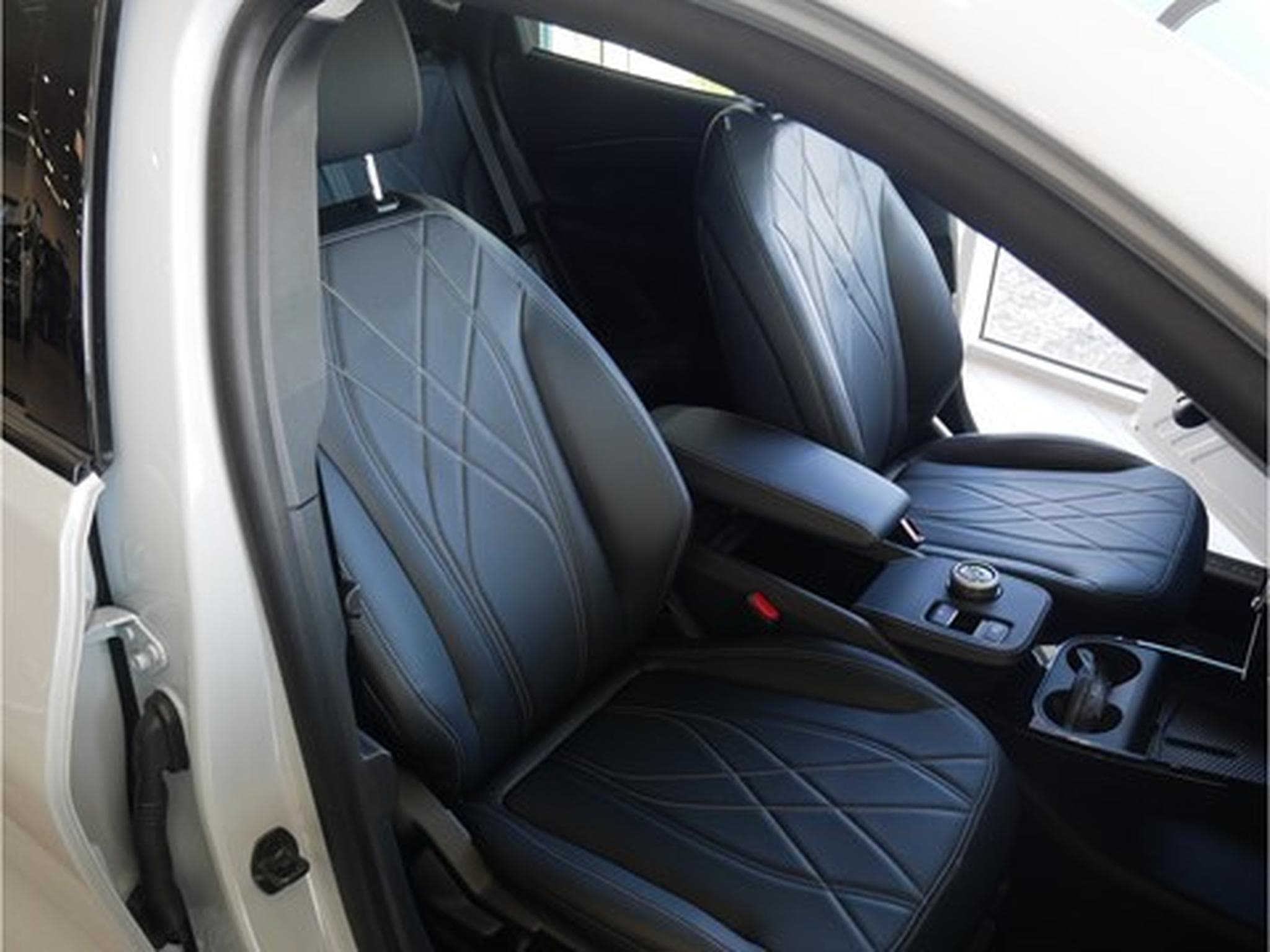 Ford Mustang Mach-E Base 72kWh Standard Range LFP 269ch/198kW - A1 (2025) - Foto 5