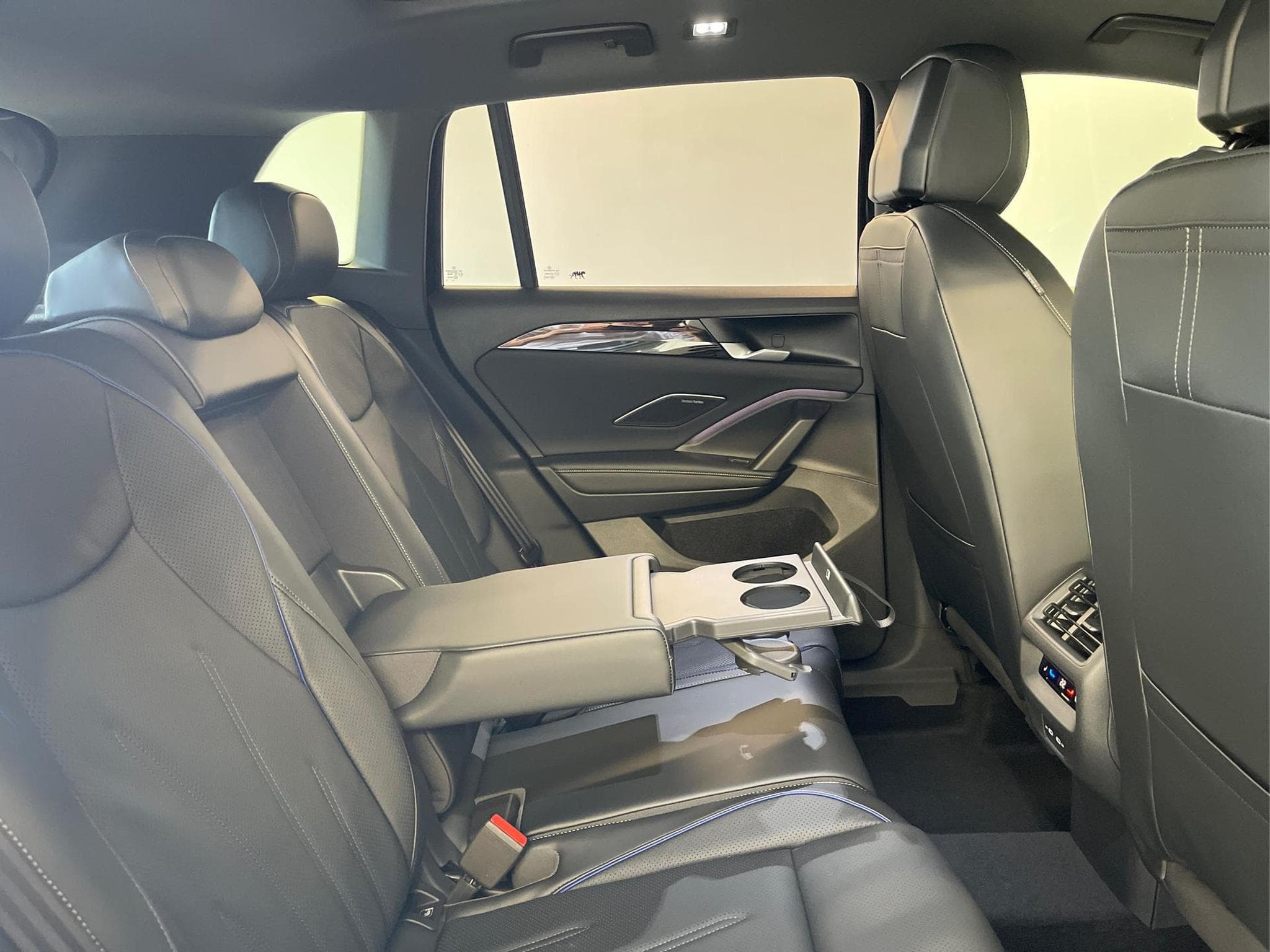 VW Tiguan R-Line (2025) - Foto 19