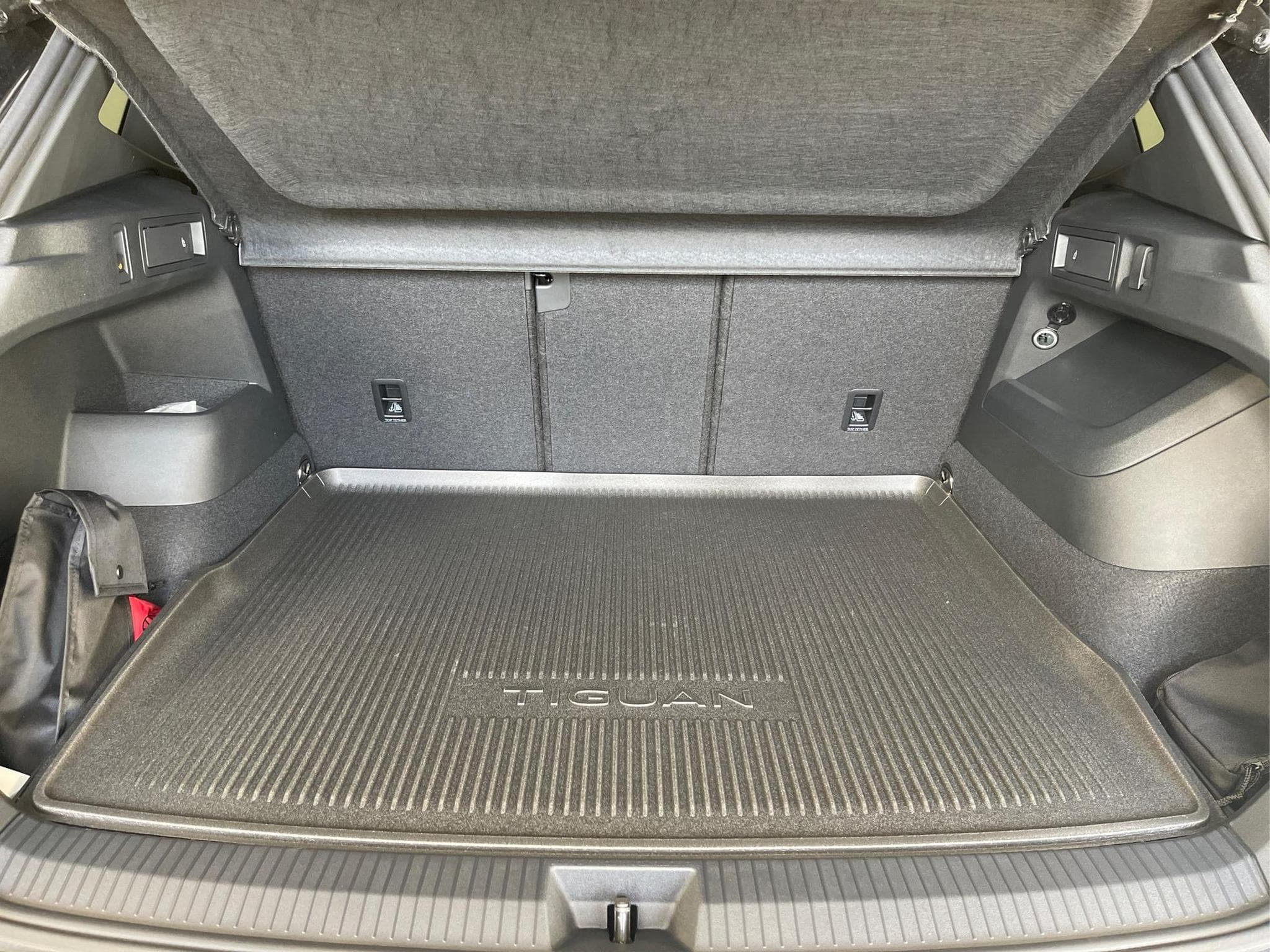 VW Tiguan R-Line (2025) - Foto 21