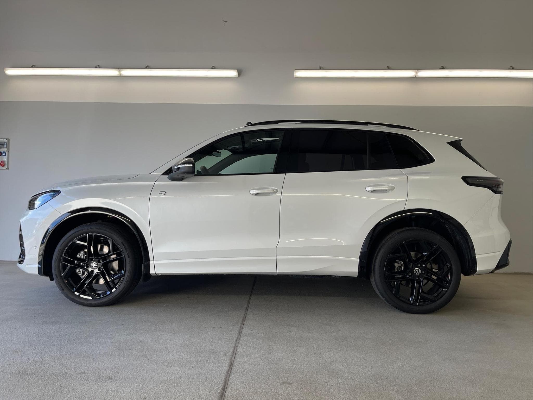 VW Tiguan R-Line (2025) - Foto 3