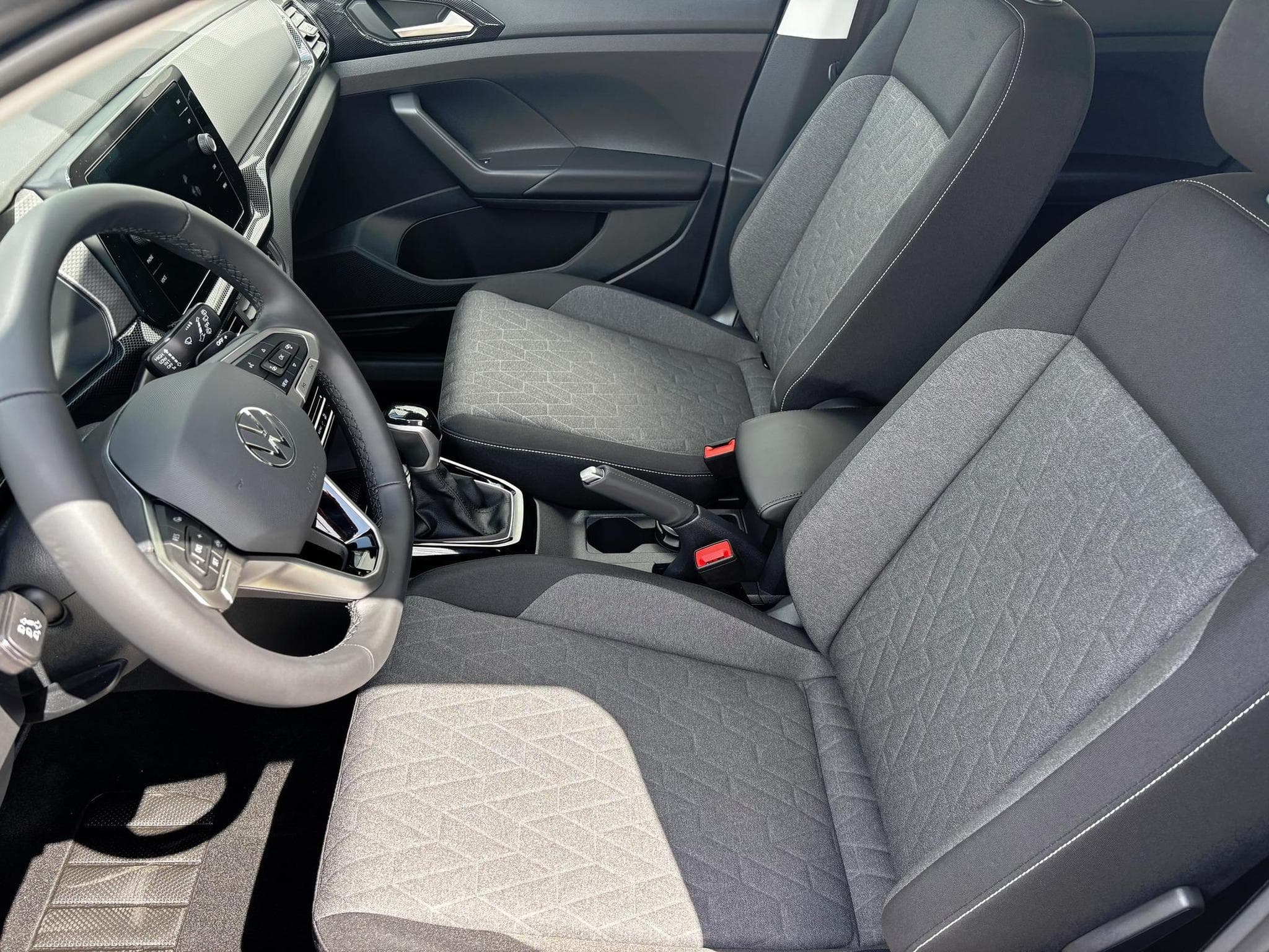 VW T-Cross LIFE (2026) - Photo 8