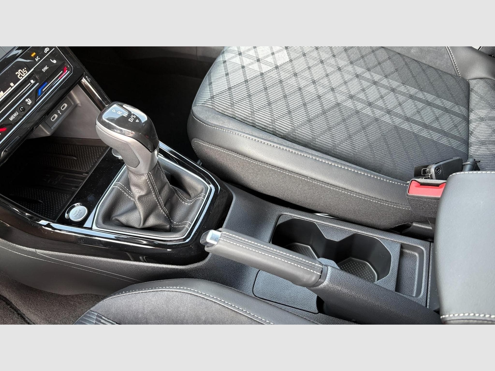 VW T-Cross 1,0 TSI DSG (2025) - Foto 20