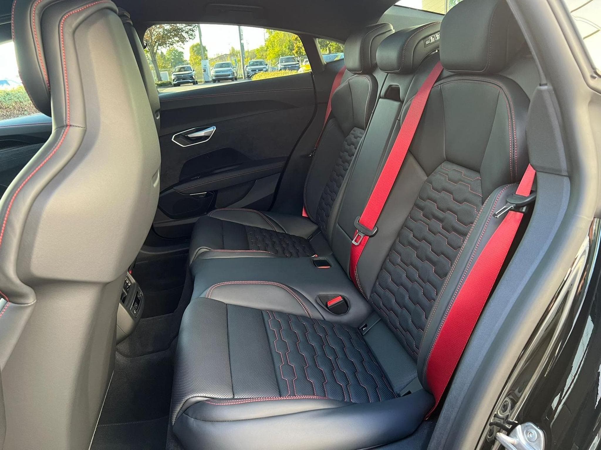 Audi e-tron basis quattro (2025) - Photo 10