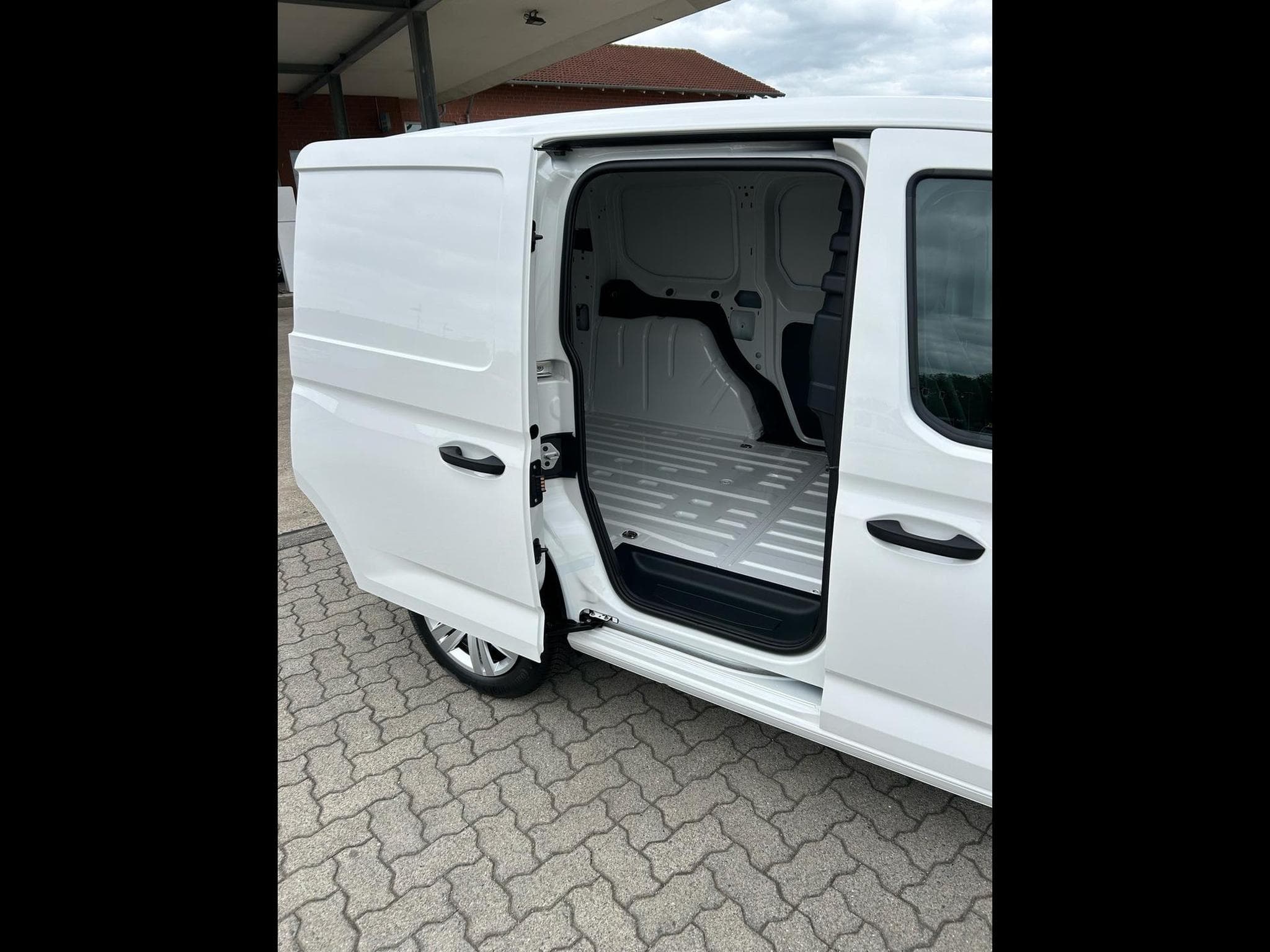 VW Caddy Cargo (2026) - Foto 15