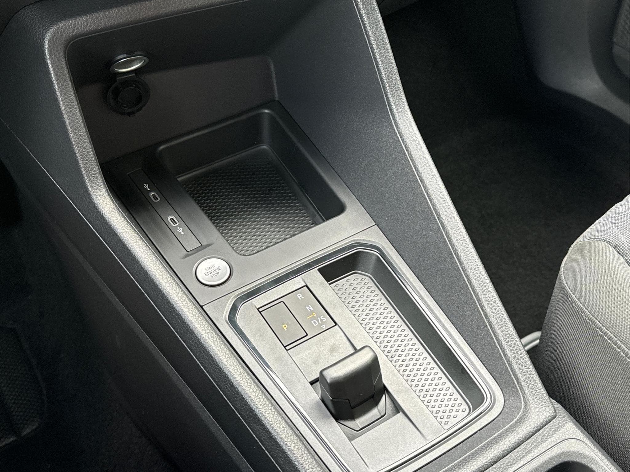 VW Caddy LIFE (2025) - Foto 24