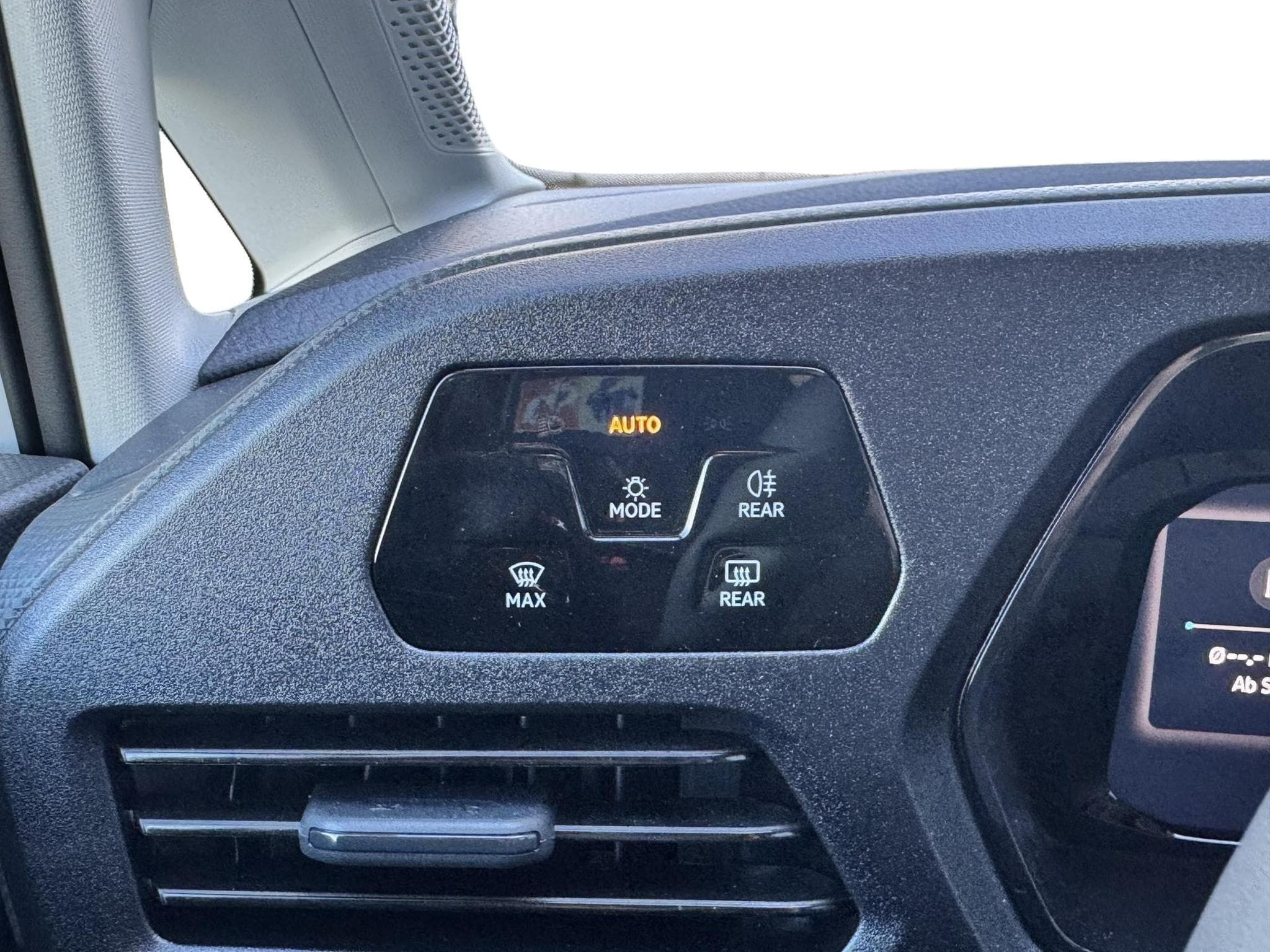 VW Caddy 1,5 TSI Klimaanlage (2025) - Photo 22