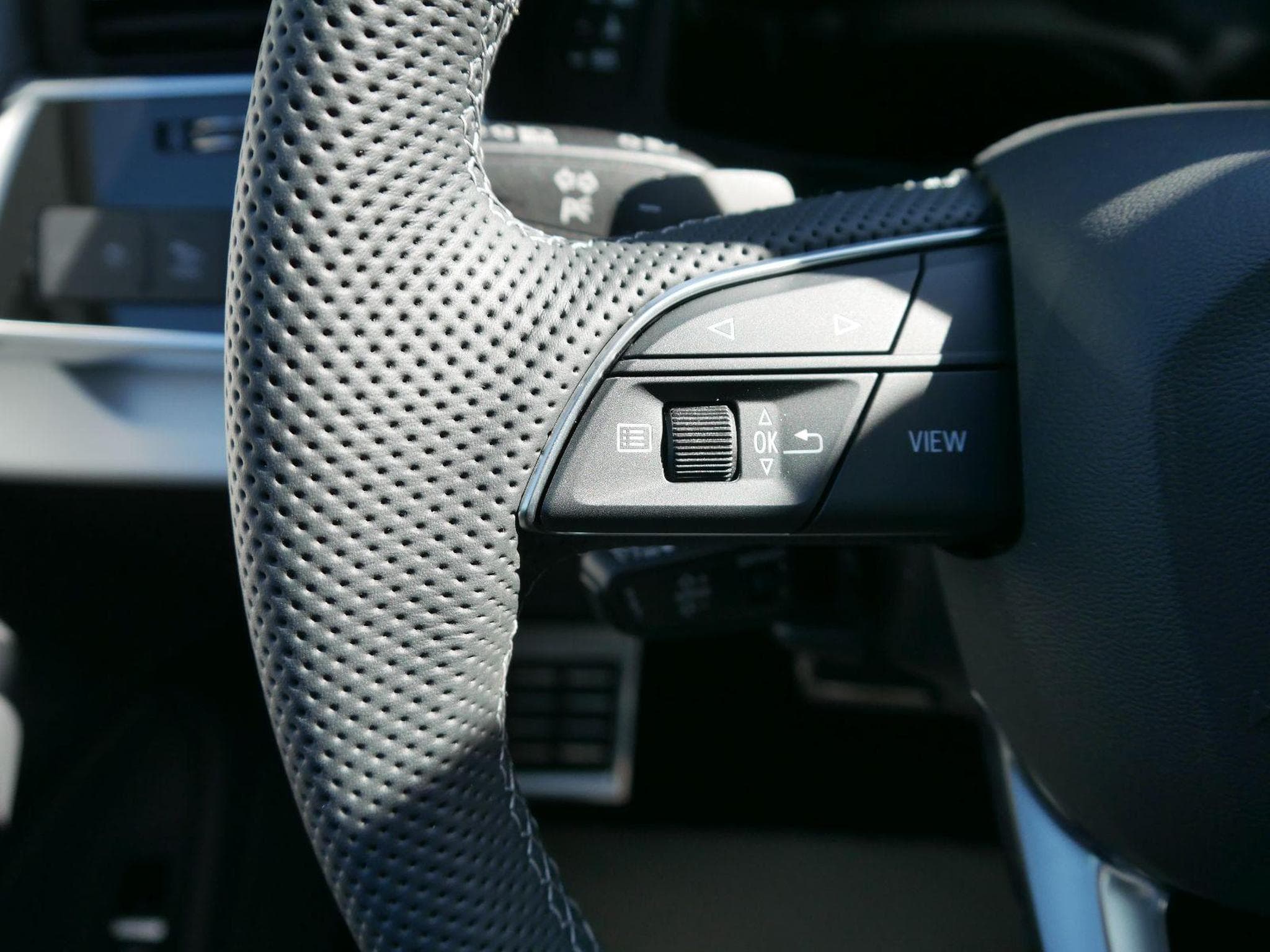 Audi Q7 S line (2025) - Photo 13