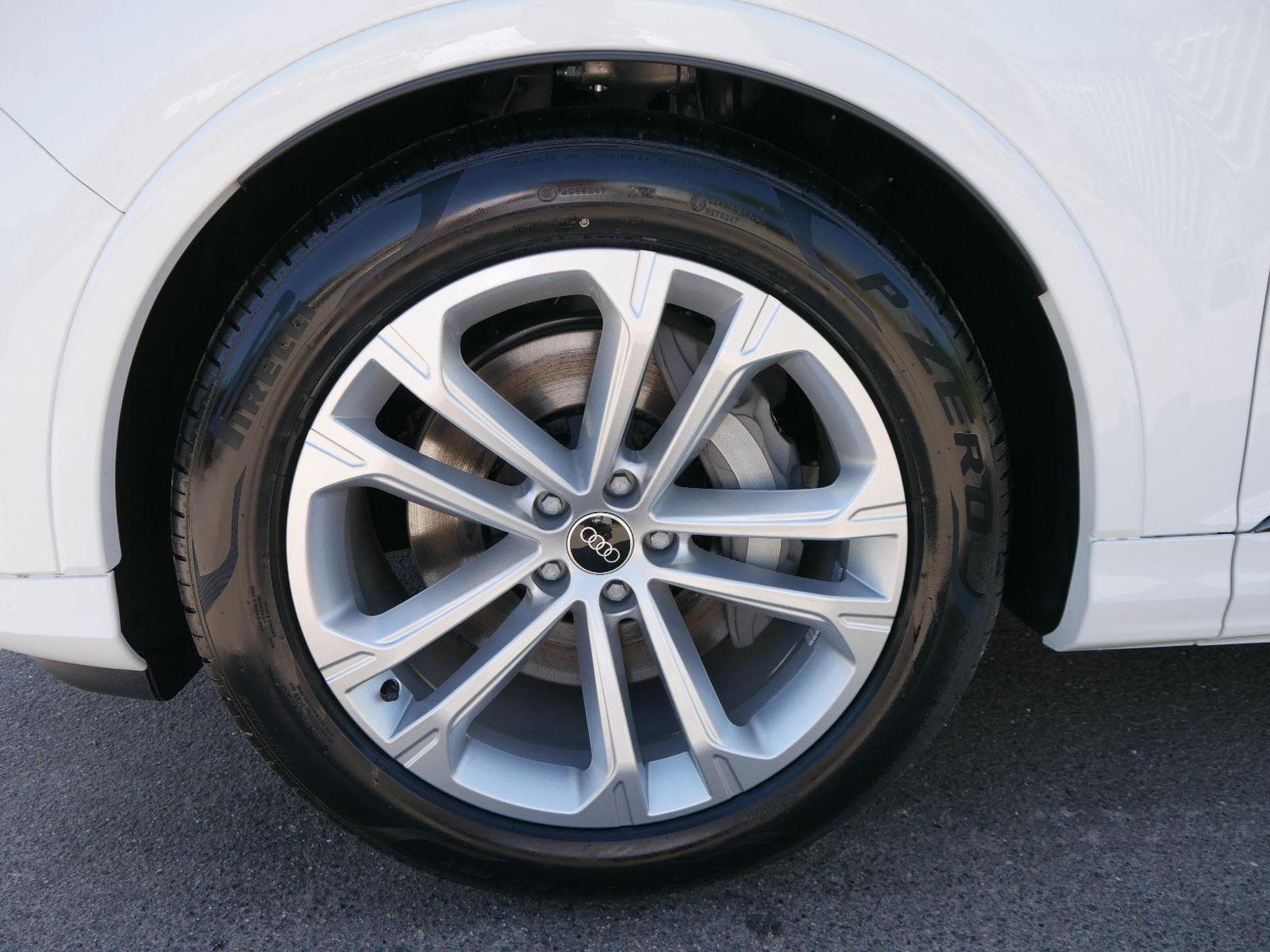 Audi Q7 S line (2025) - Photo 3