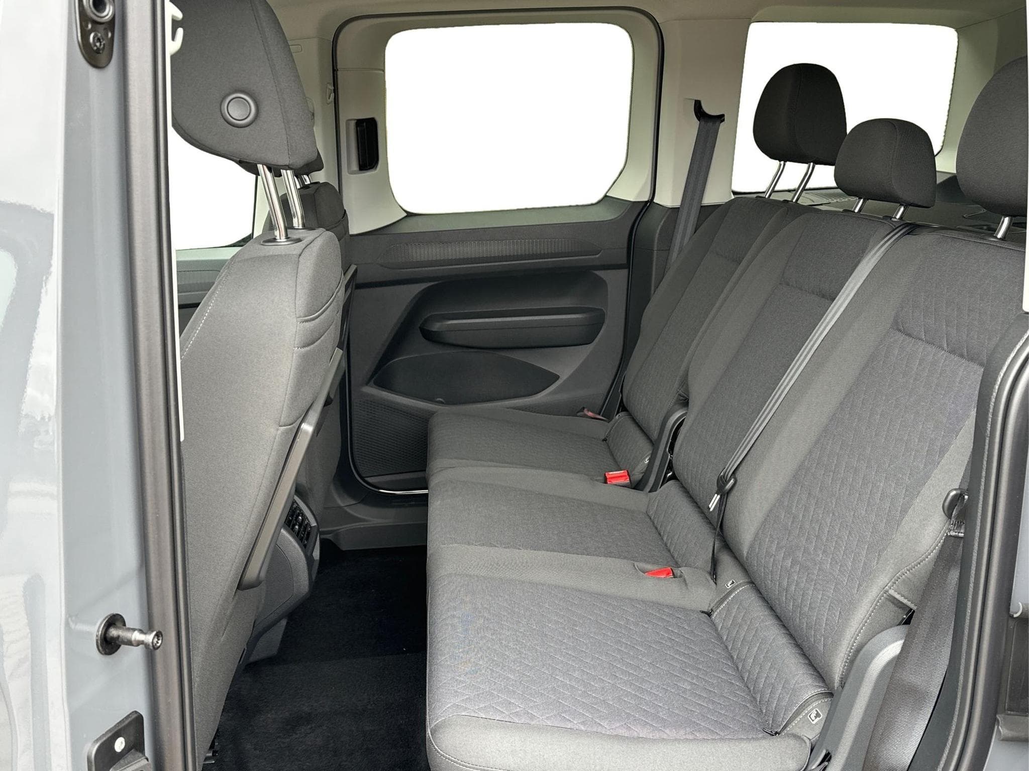 VW Caddy LIFE (2025) - Photo 14