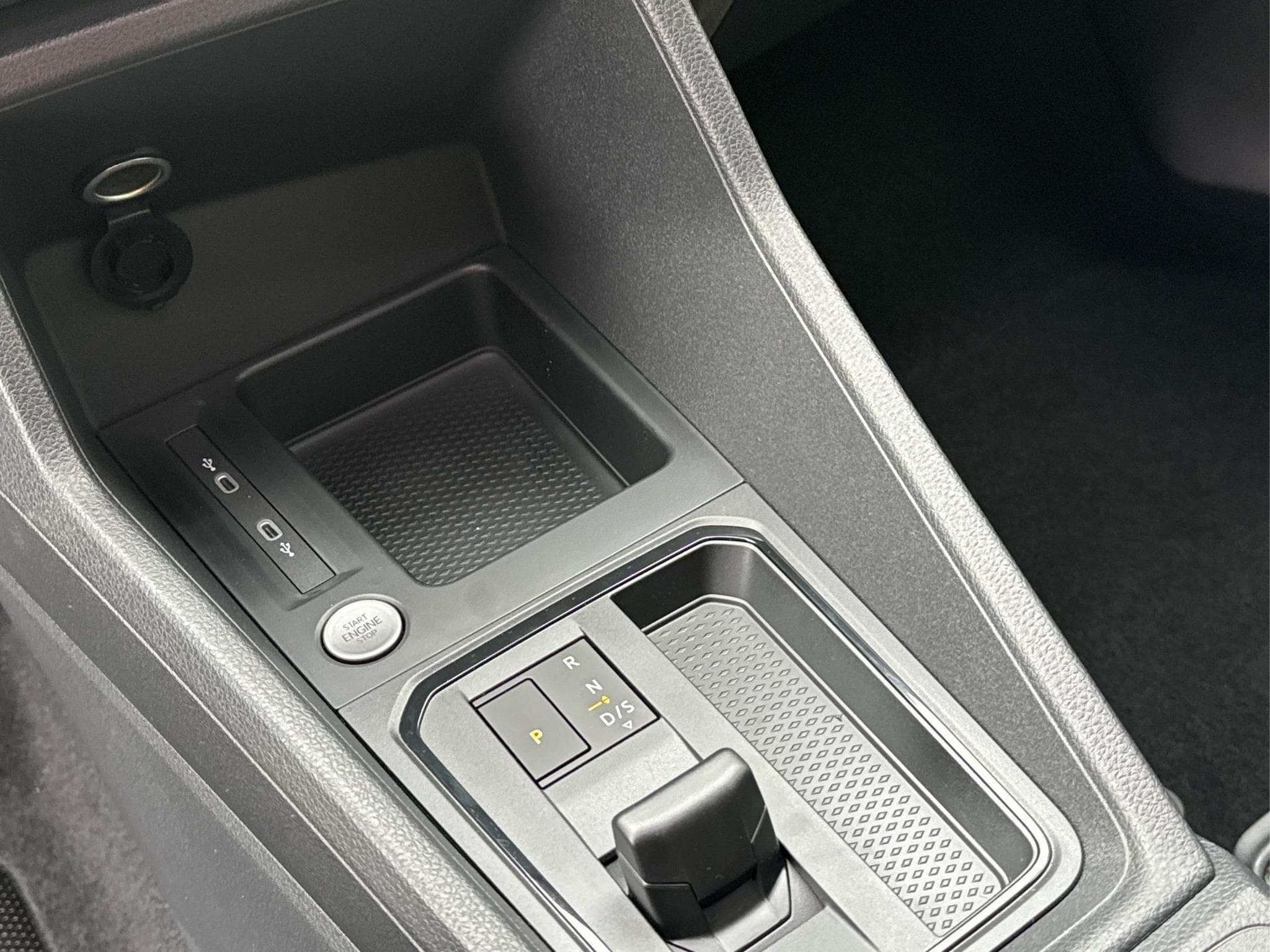 VW Caddy LIFE (2025) - Photo 18