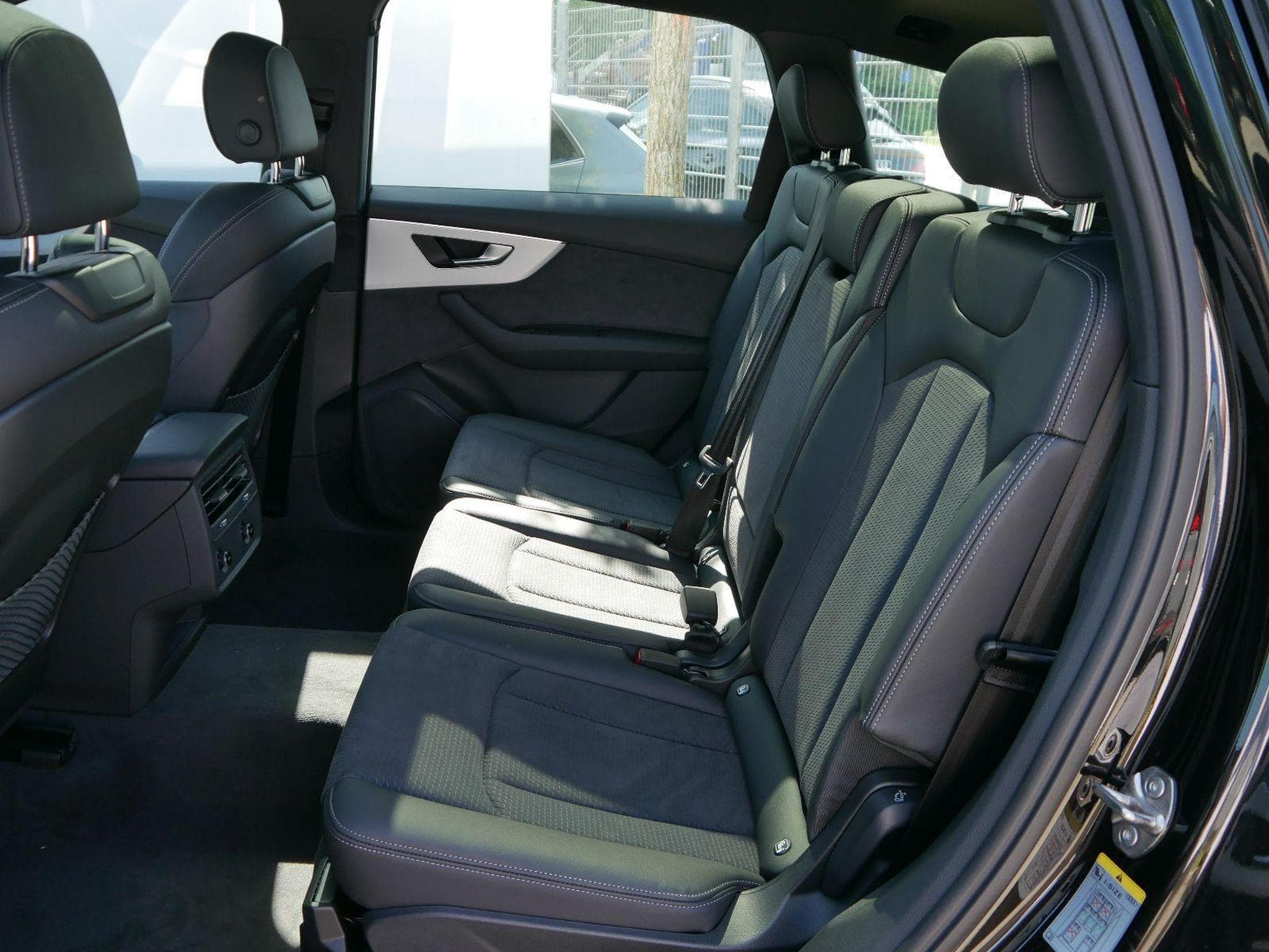 Audi Q7 S line (2025) - Photo 10