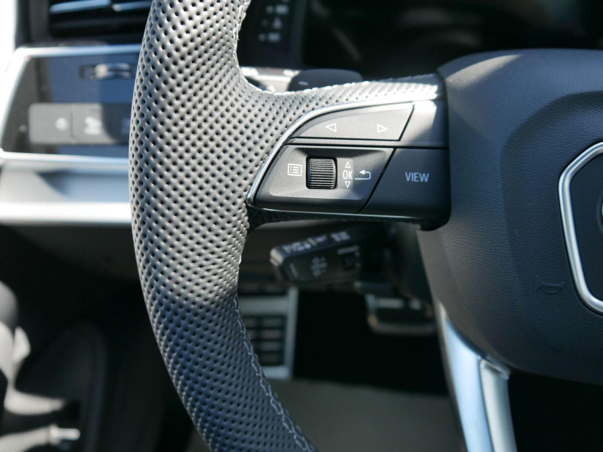 Audi Q7 S line (2025) - Photo 14