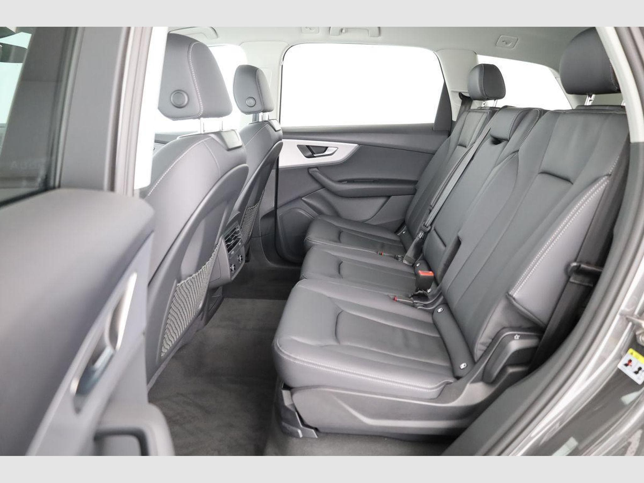 Audi Q7 45 TDI quattro basis (2025) - Photo 11