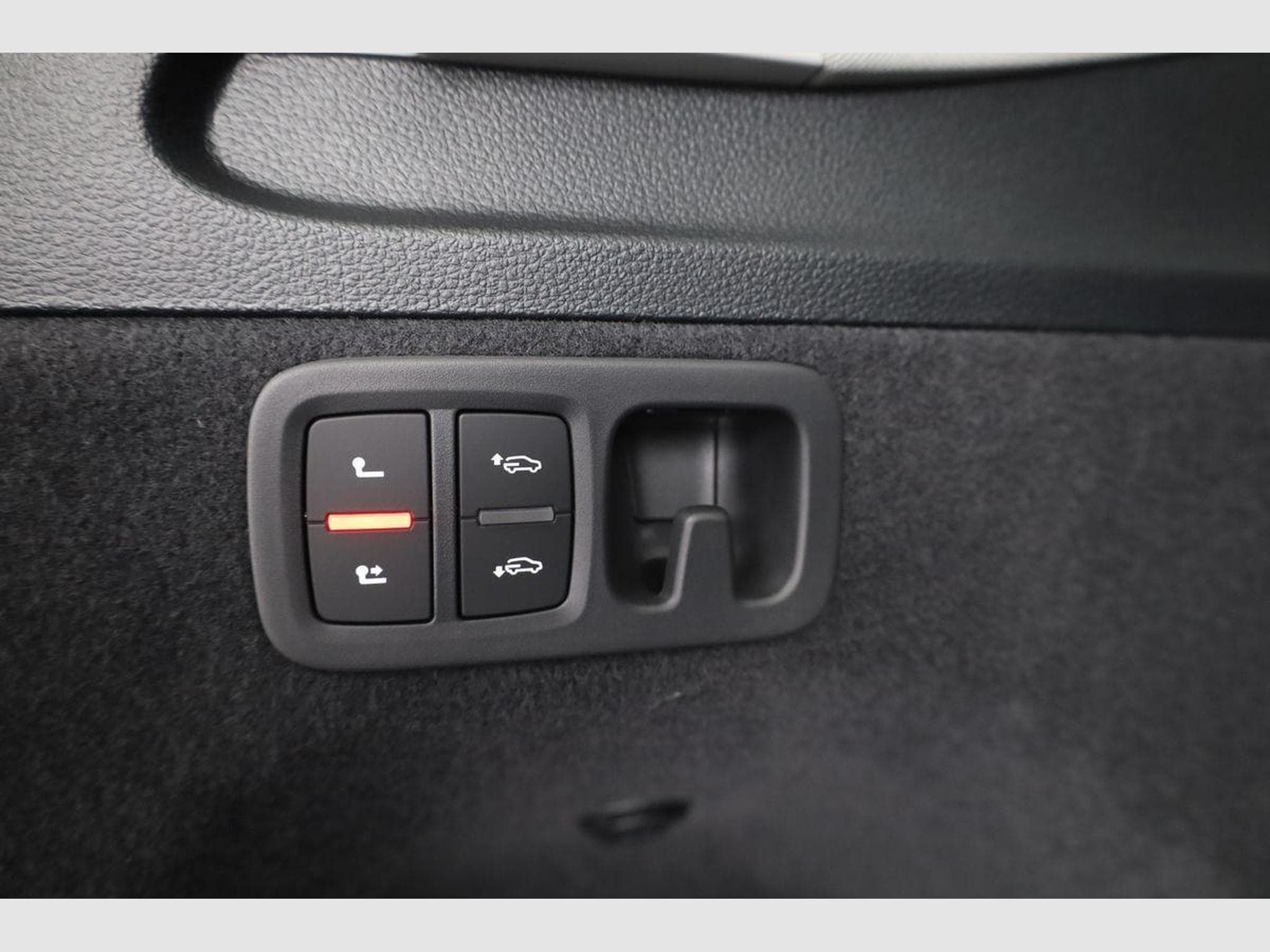 Audi Q7 45 TDI quattro basis (2025) - Photo 13