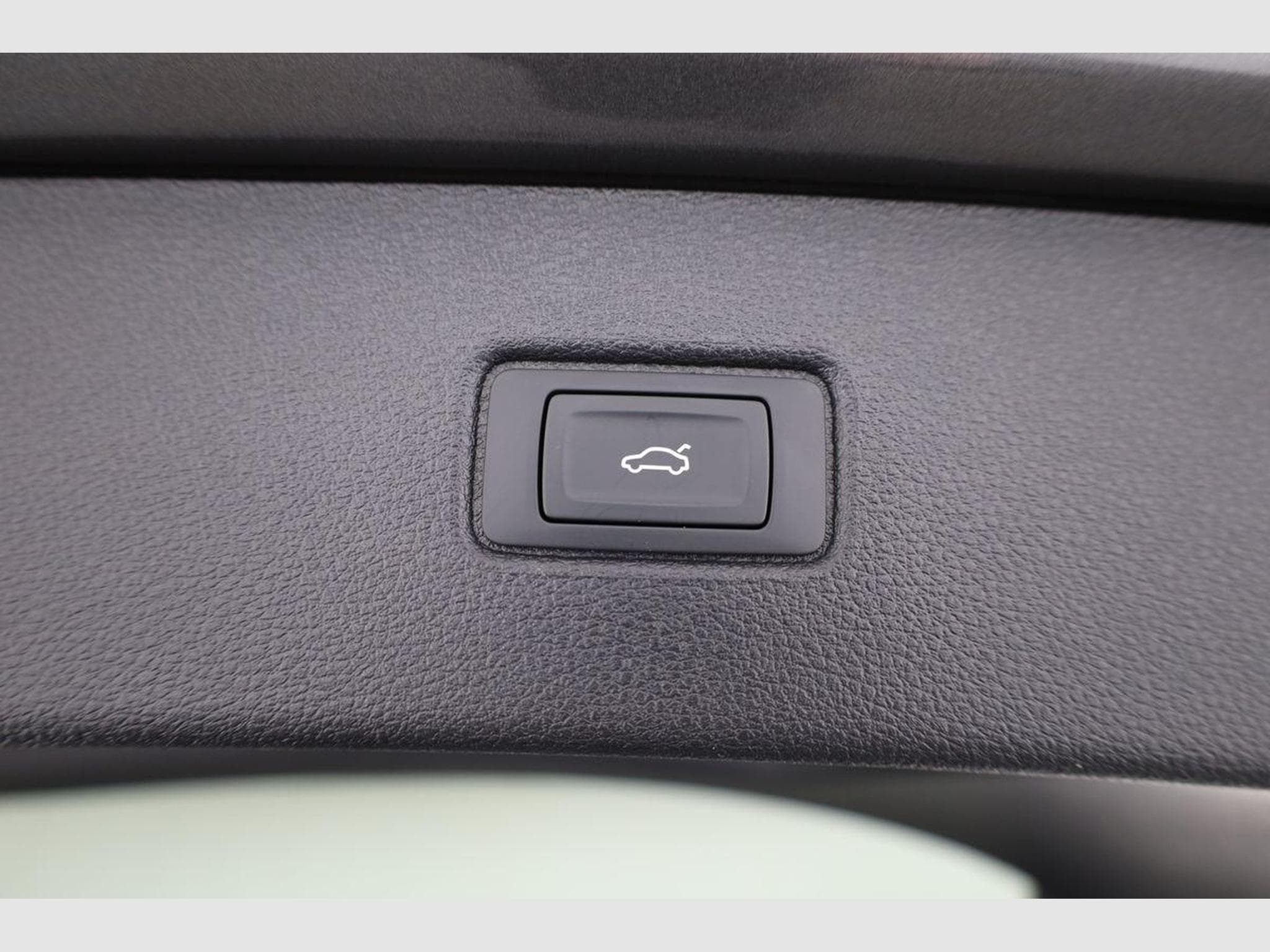 Audi Q7 45 TDI quattro basis (2025) - Photo 15