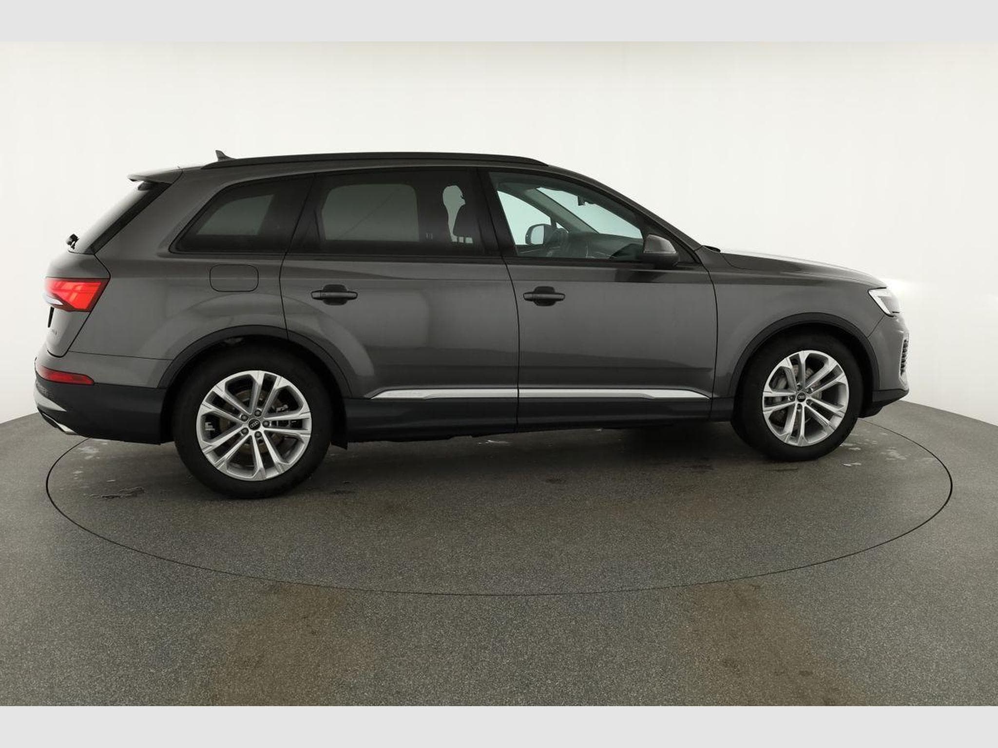 Audi Q7 45 TDI quattro basis (2025) - Photo 22