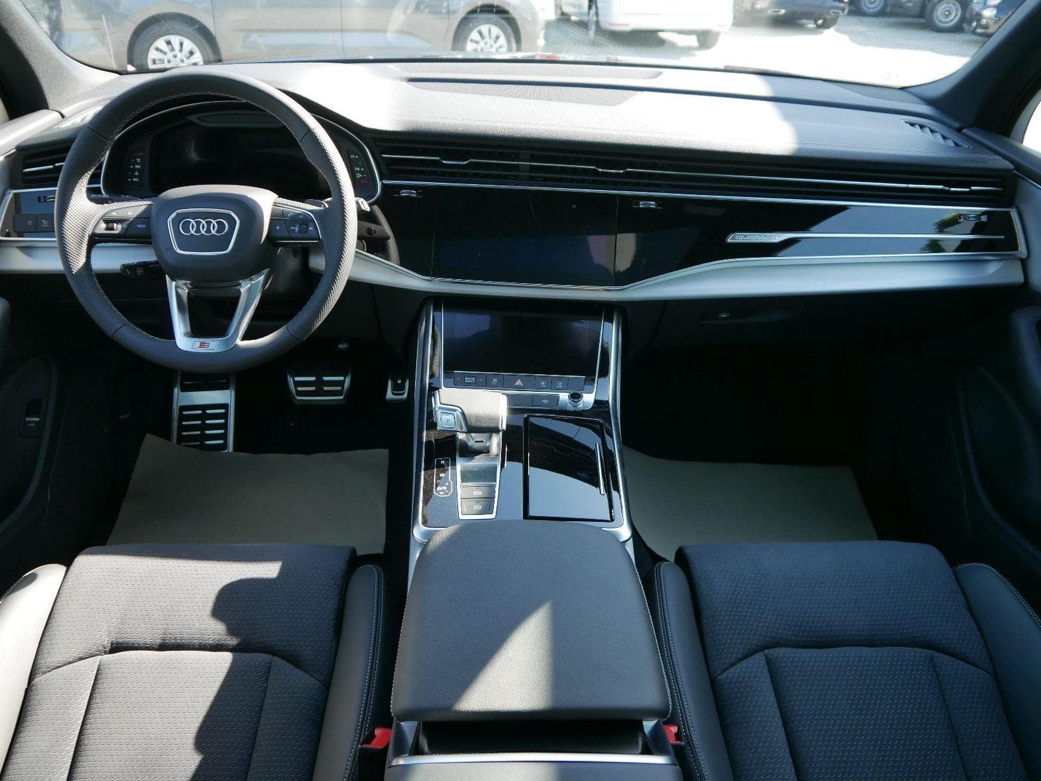 Audi Q7 S line (2025) - Photo 13