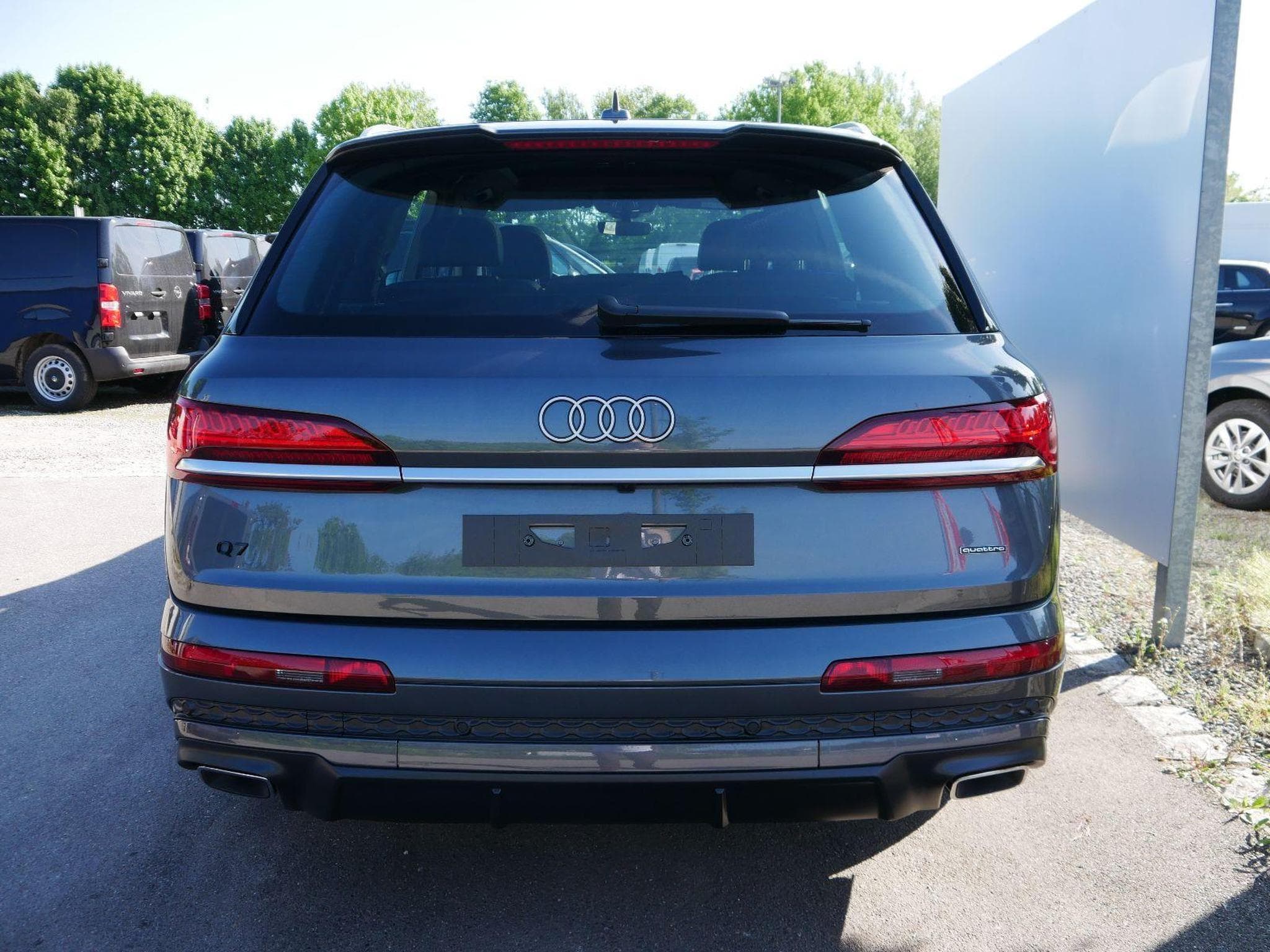 Audi Q7 S line (2025) - Photo 2
