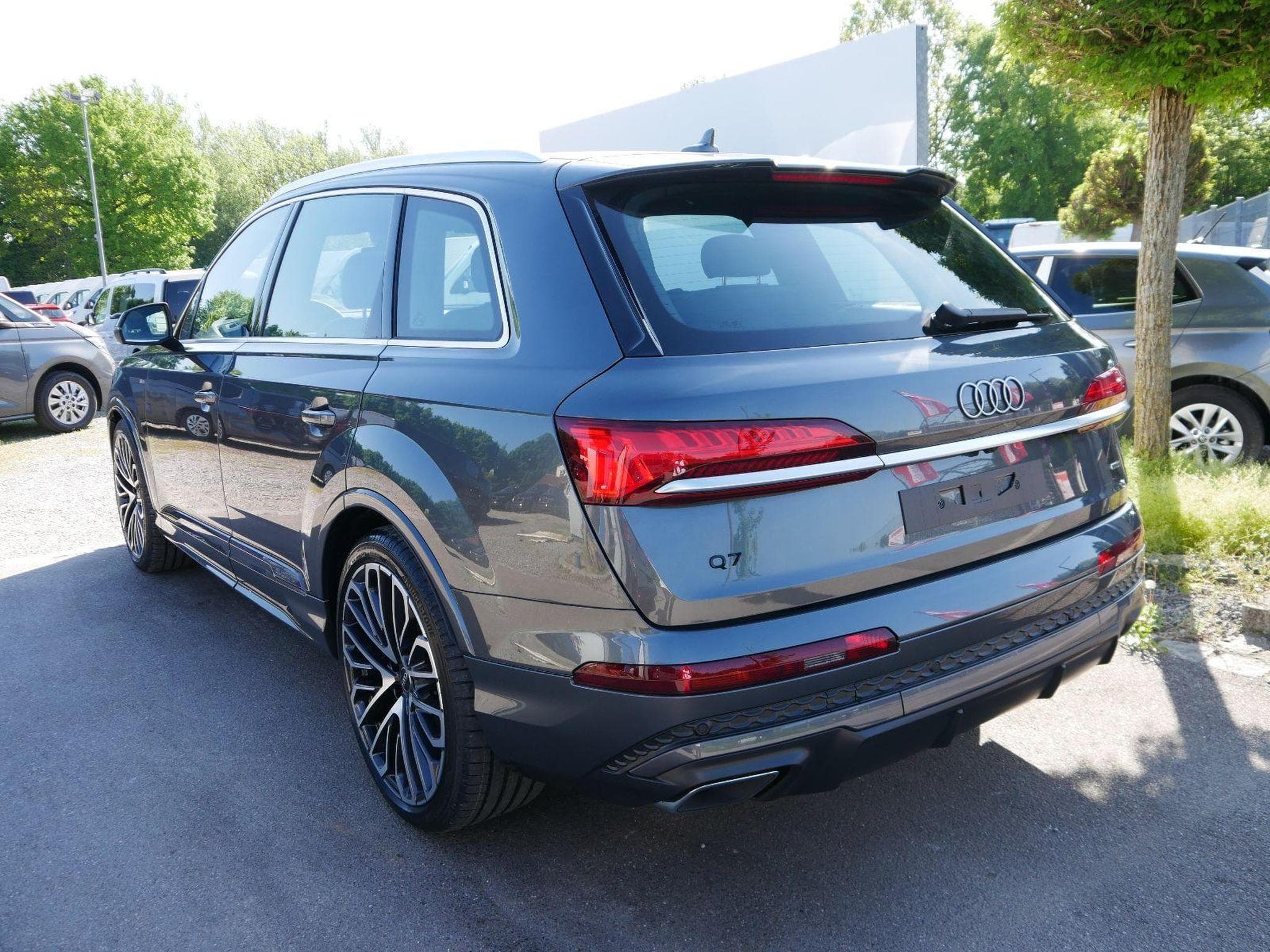Audi Q7 S line (2025) - Photo 4