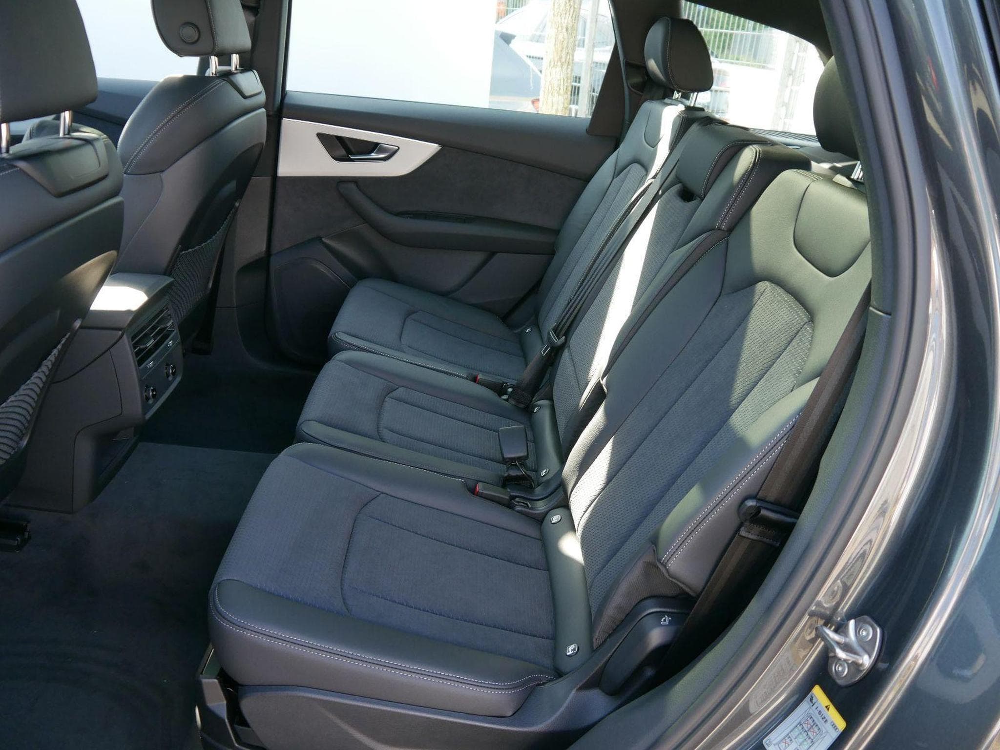 Audi Q7 S line (2025) - Photo 7