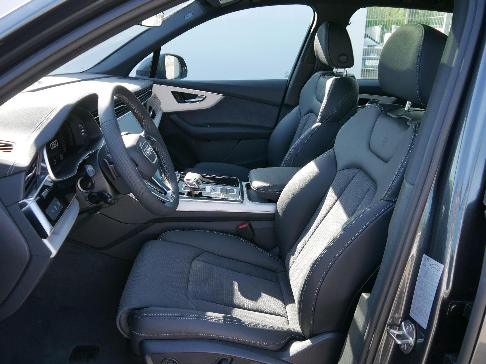 Audi Q7 S line (2025) - Photo 8