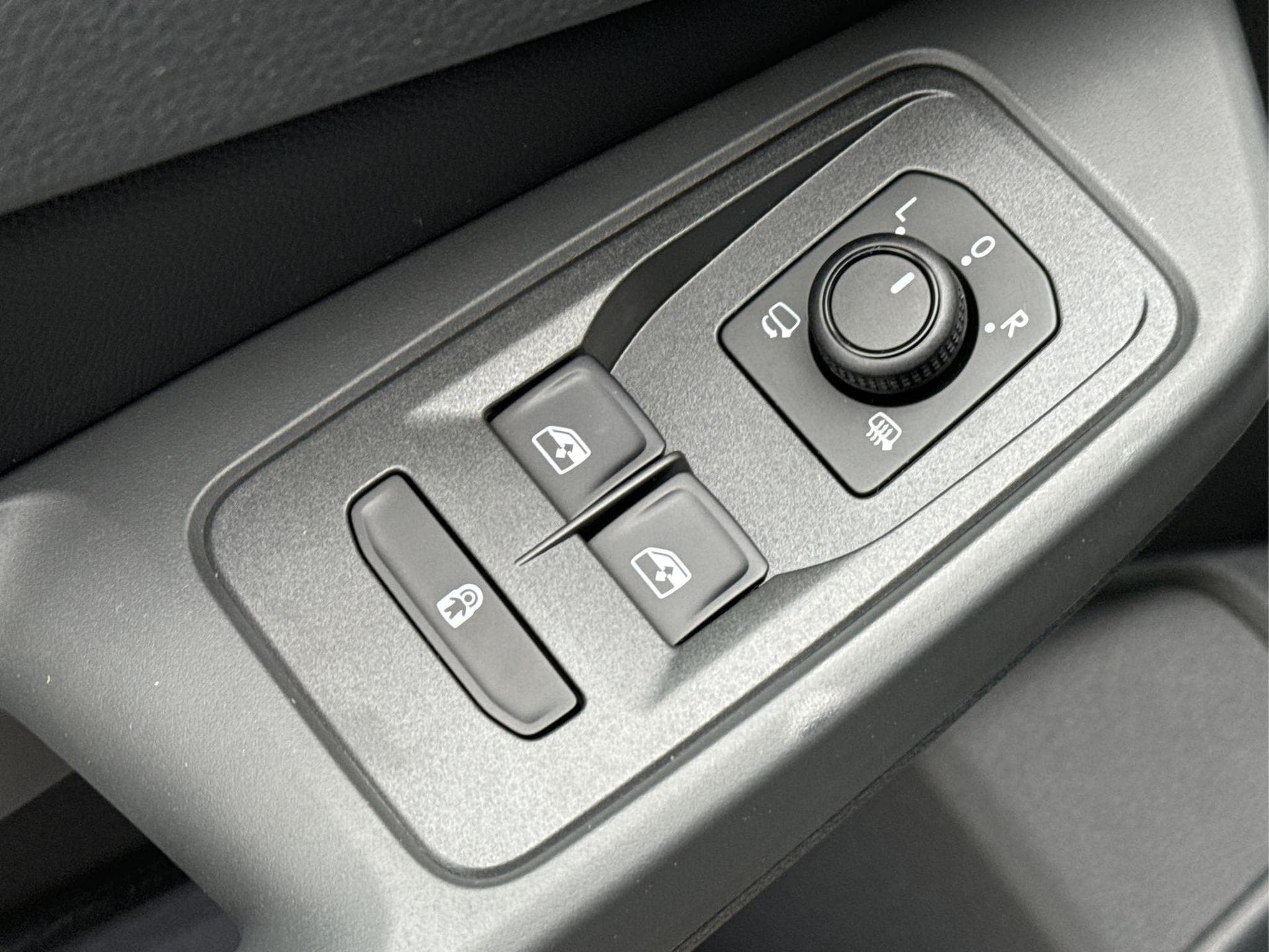 VW Caddy Style (2025) - Photo 17