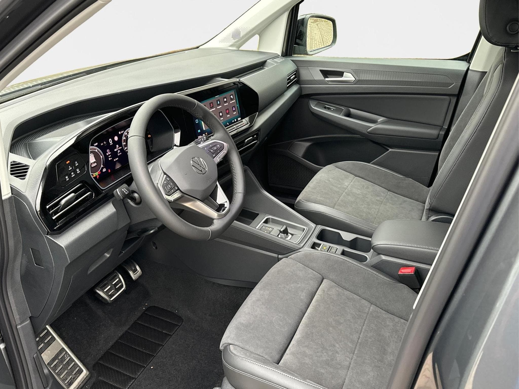 VW Caddy Style (2025) - Photo 9