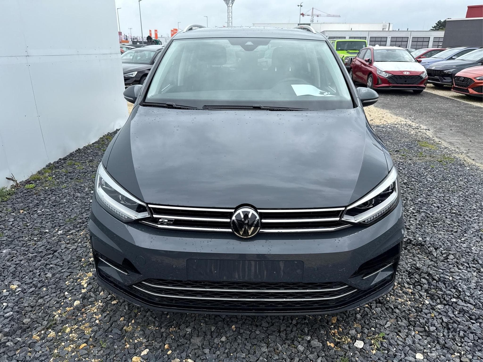 VW Touran R-LINE (2025) - Foto 2