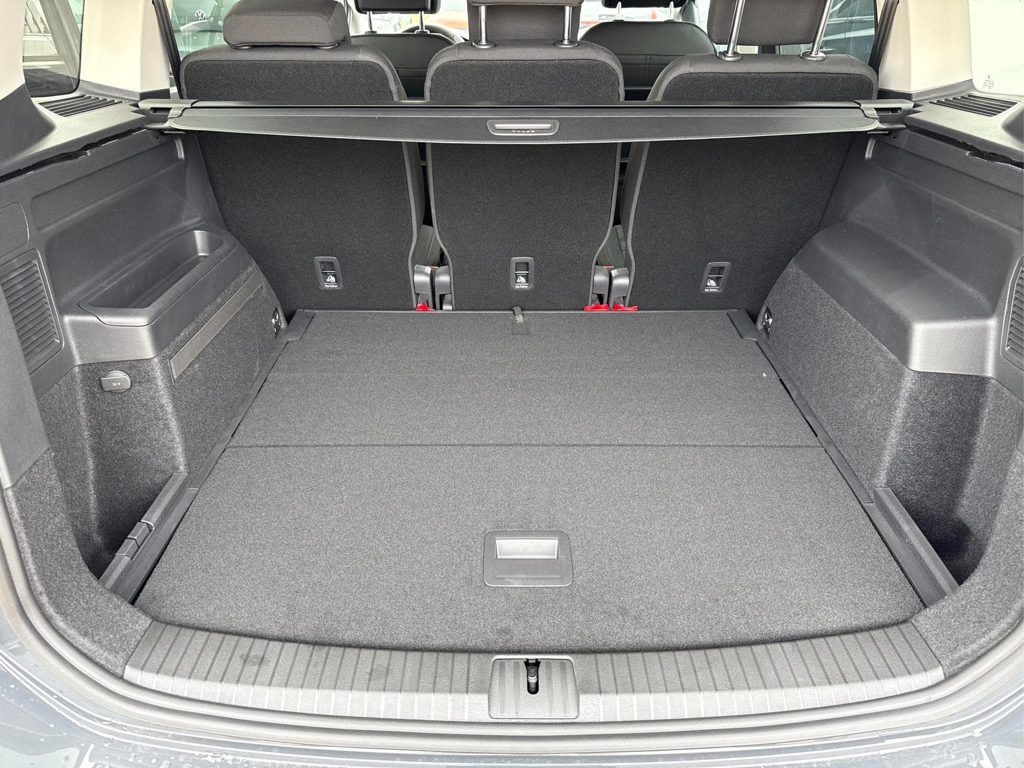 VW Touran R-LINE (2025) - Foto 7