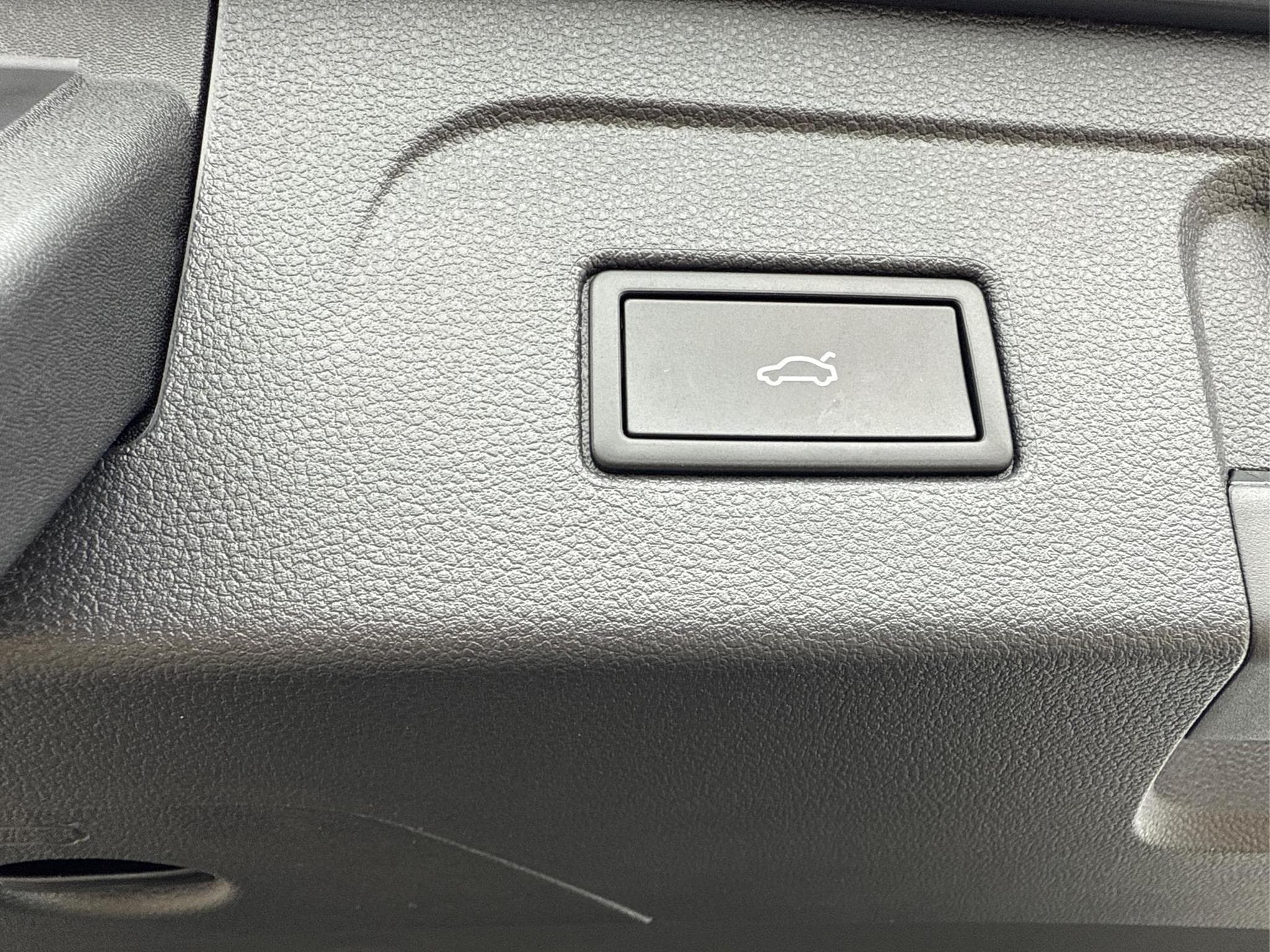 VW Touran R-LINE (2025) - Foto 8