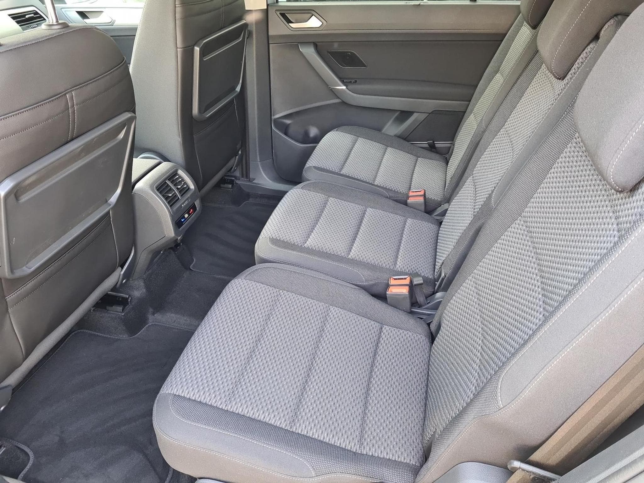 VW Touran Comfortline BMT/Start-Stopp (2025) - Photo 9