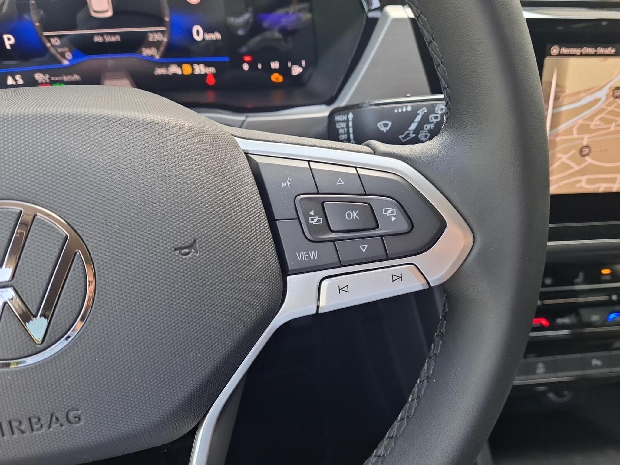 VW Touran Comfortline BMT/Start-Stopp (2025) - Photo 17