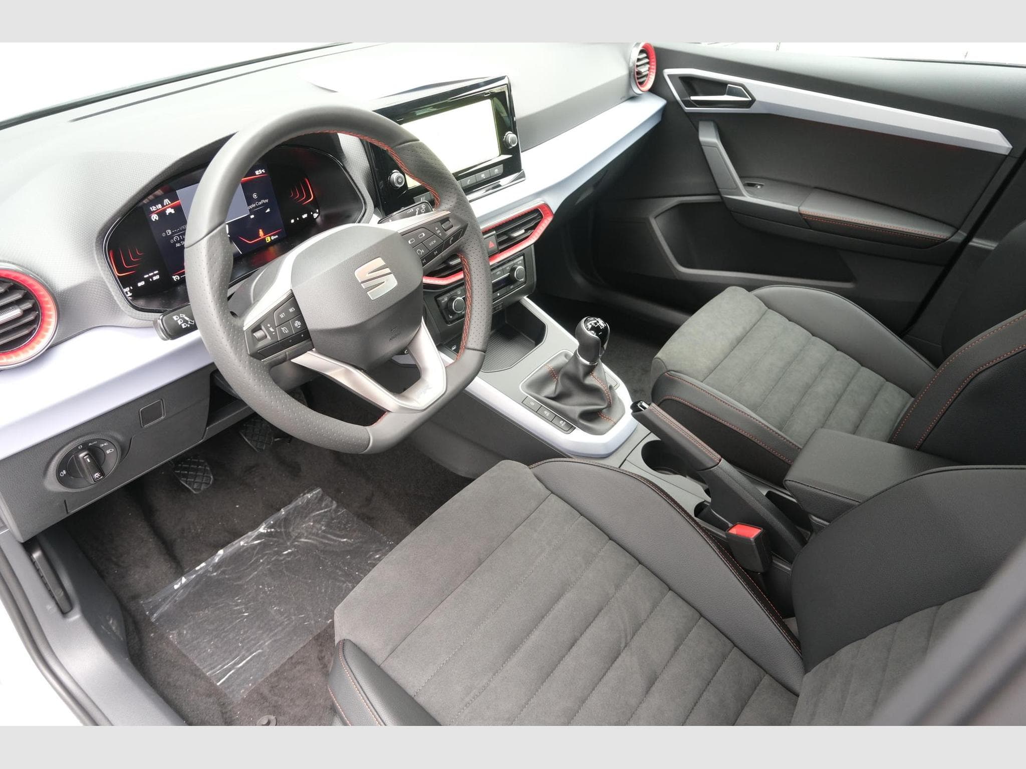 Seat Arona 1.0 TSI FR (2025) - Photo 13