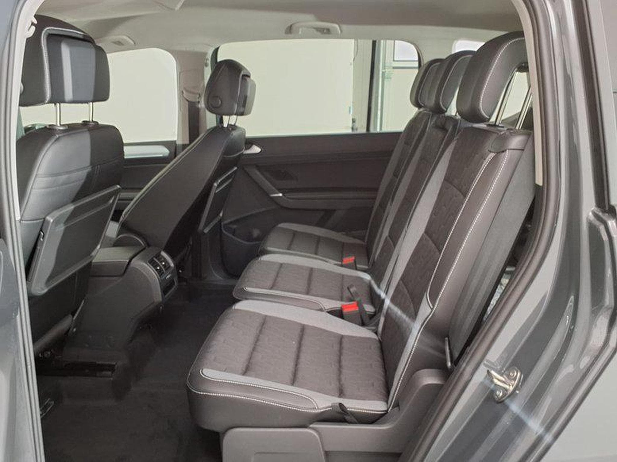 VW Touran Life Plus 1.5 TSI 7-Gang DSG (2025) - Photo 10