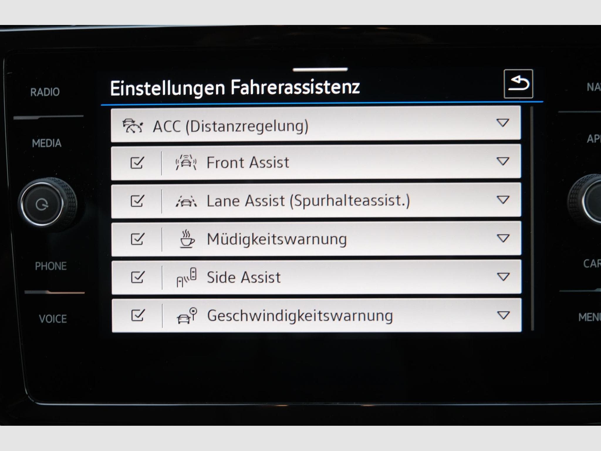 VW Touran 1.5 TSI DSG (2025) - Photo 15