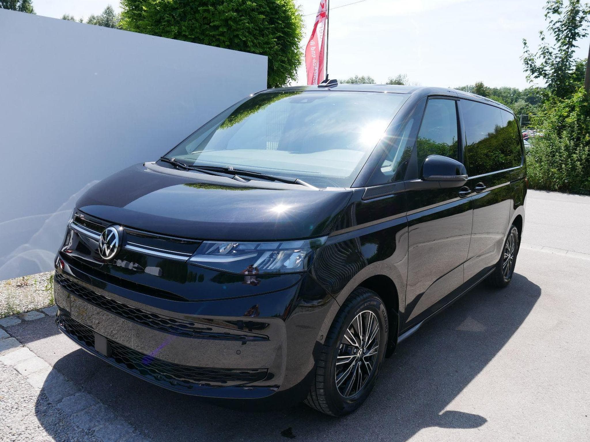 VW T7 Life 2.0 TDI (2025) - Photo 1