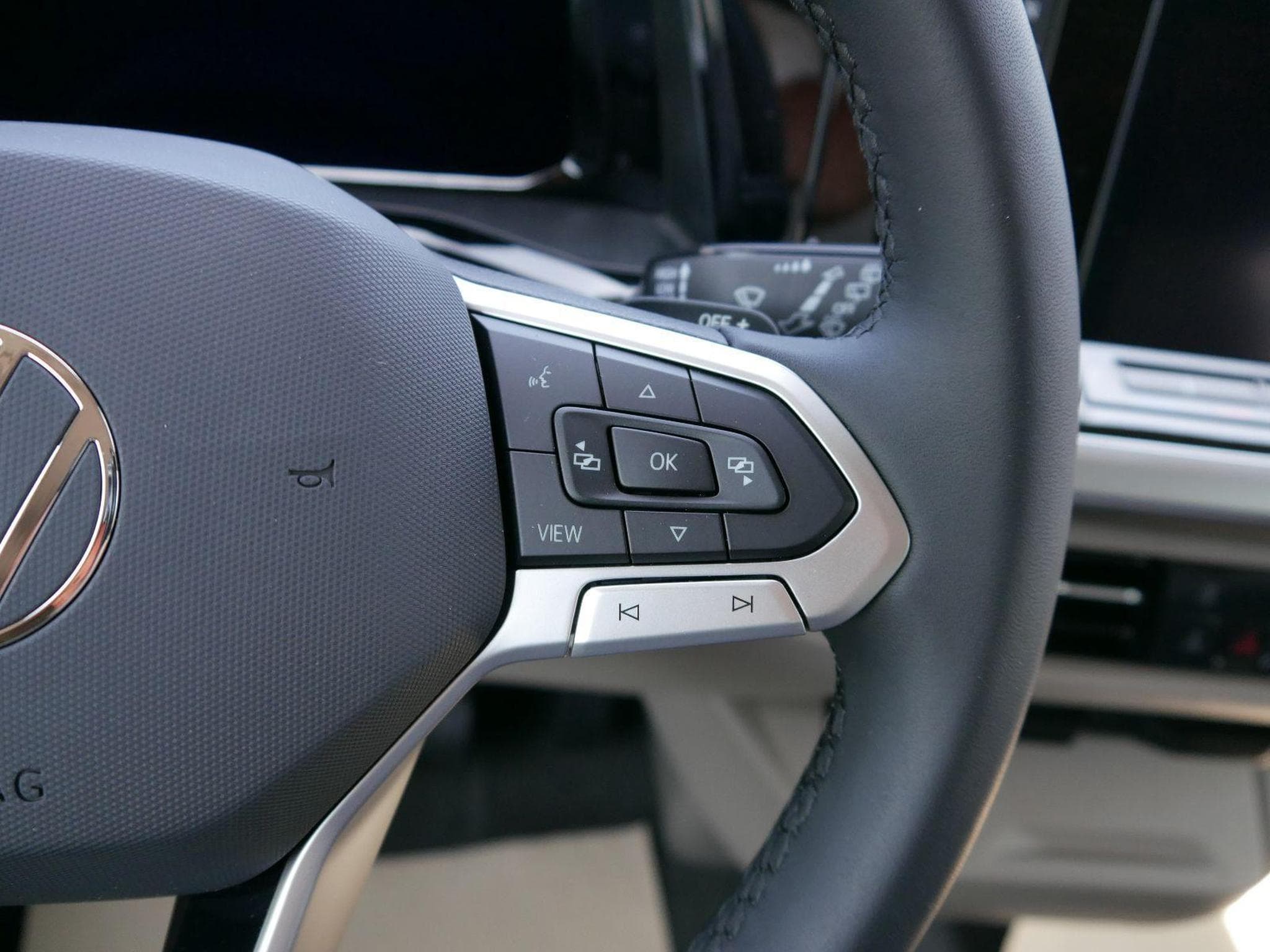 VW T7 Life 2.0 TDI (2025) - Photo 15