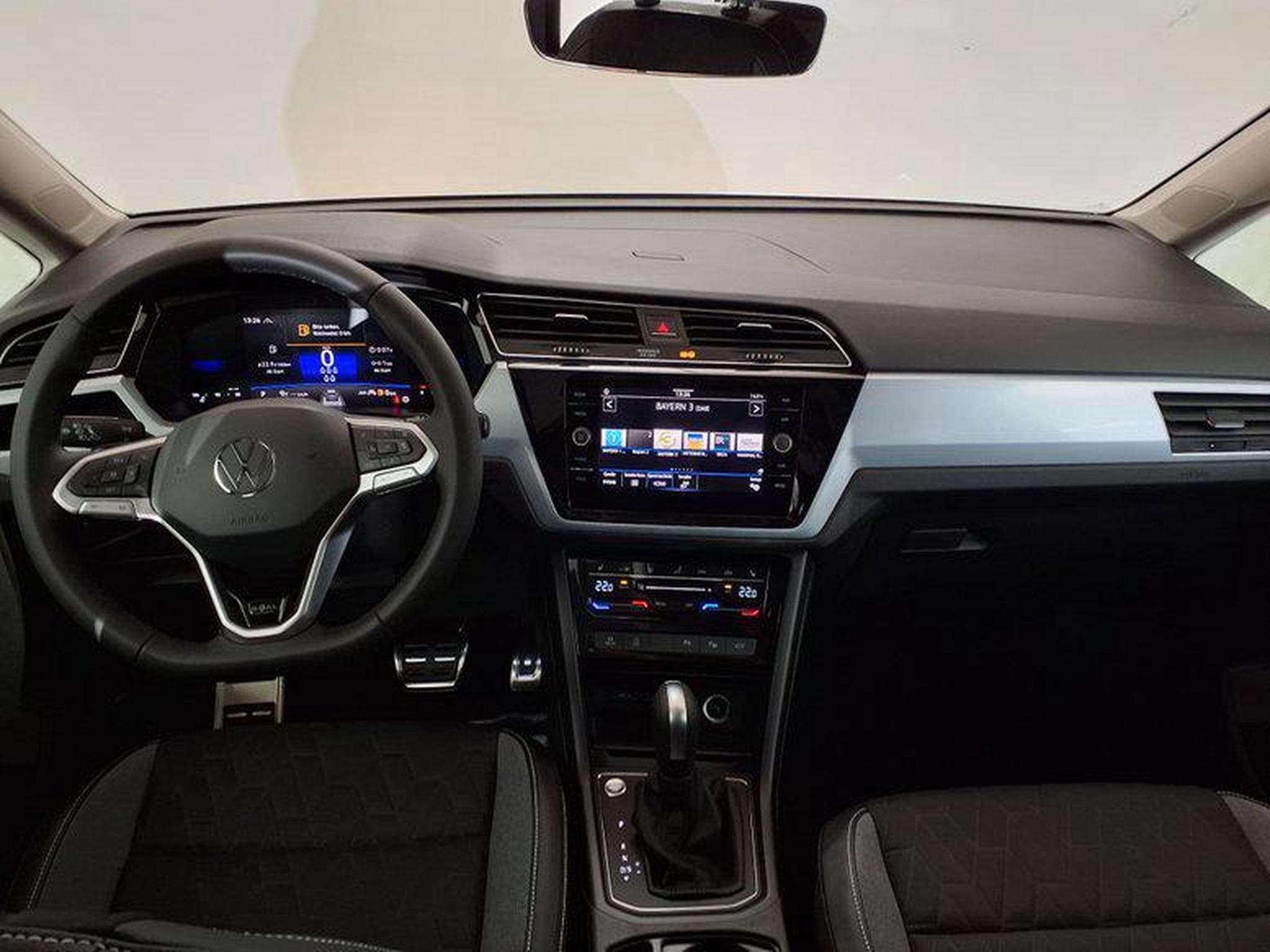 VW Touran Life Plus 1.5 TSI 7-Gang DSG (2025) - Foto 11