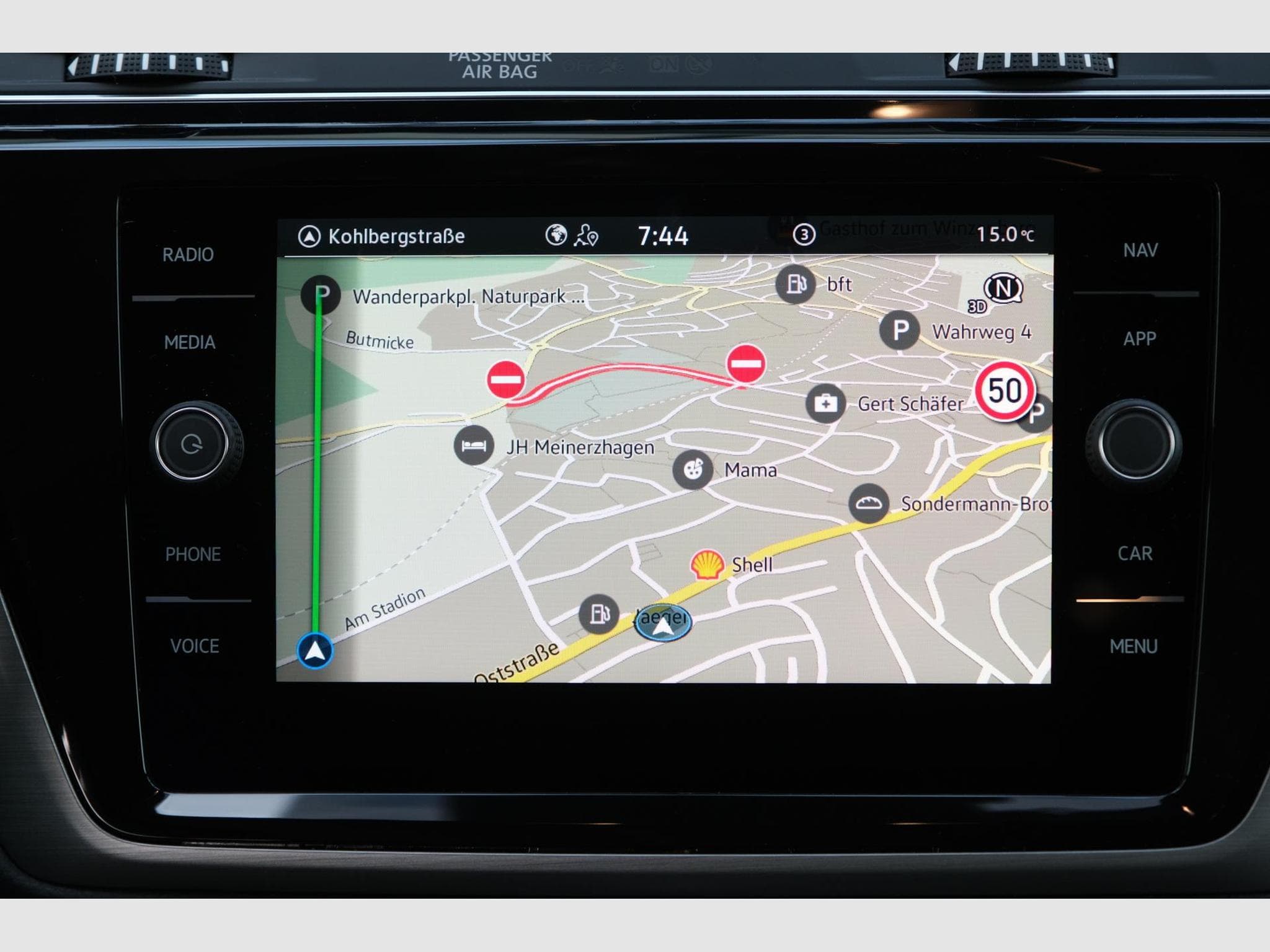 VW Touran 1.5 TSI DSG (2025) - Photo 11