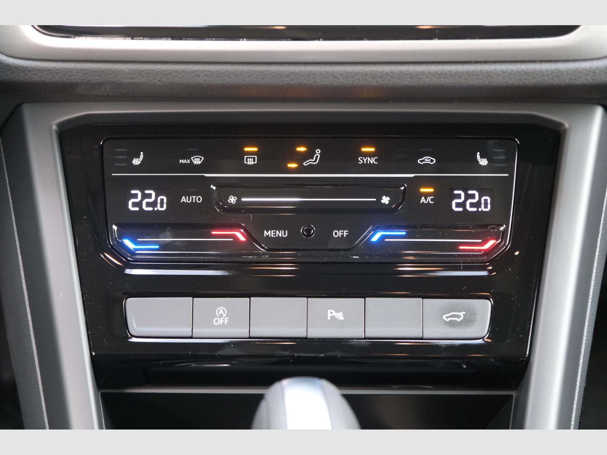 VW Touran 1.5 TSI DSG (2025) - Photo 12