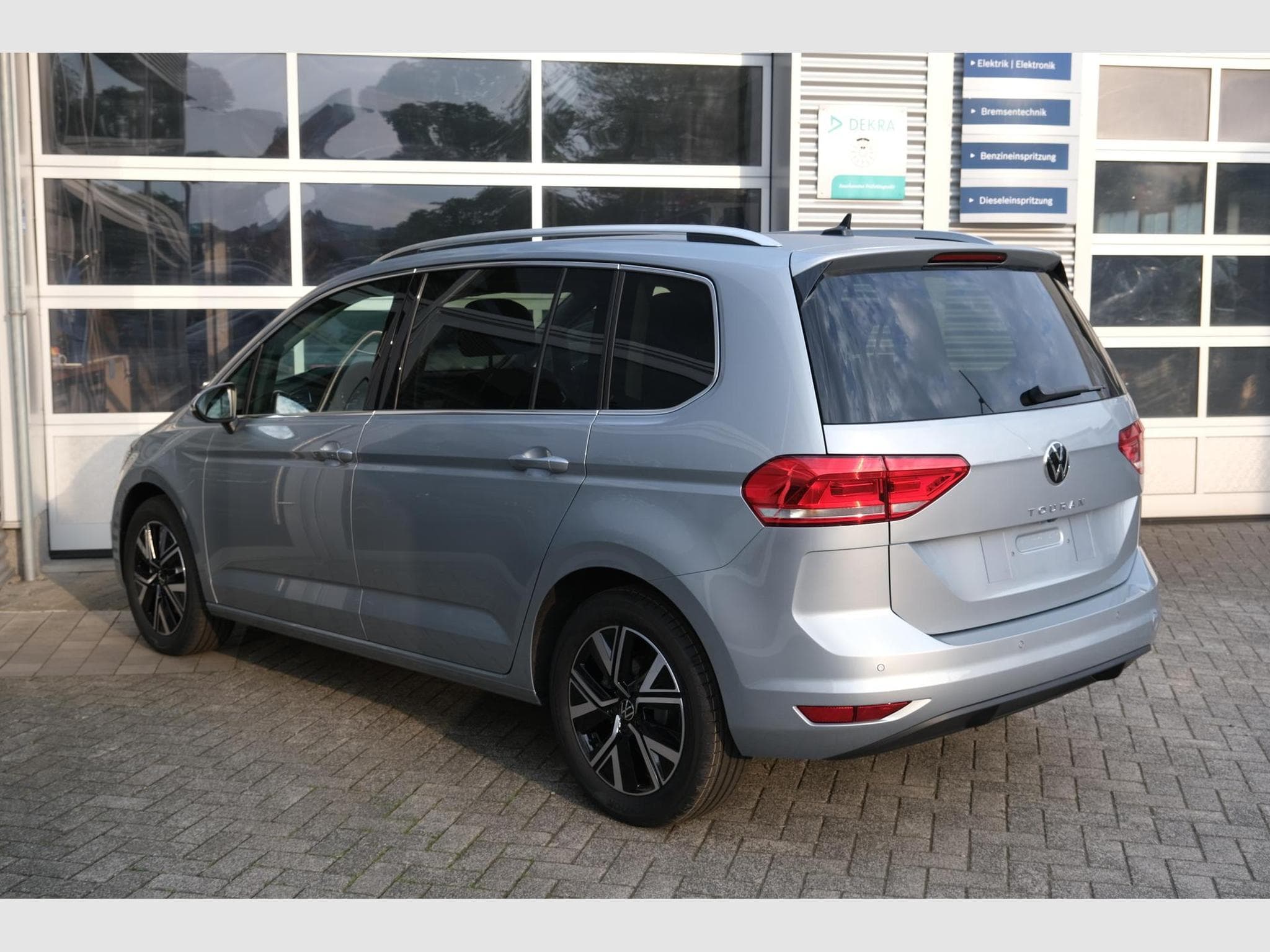 VW Touran 1.5 TSI DSG (2025) - Photo 20