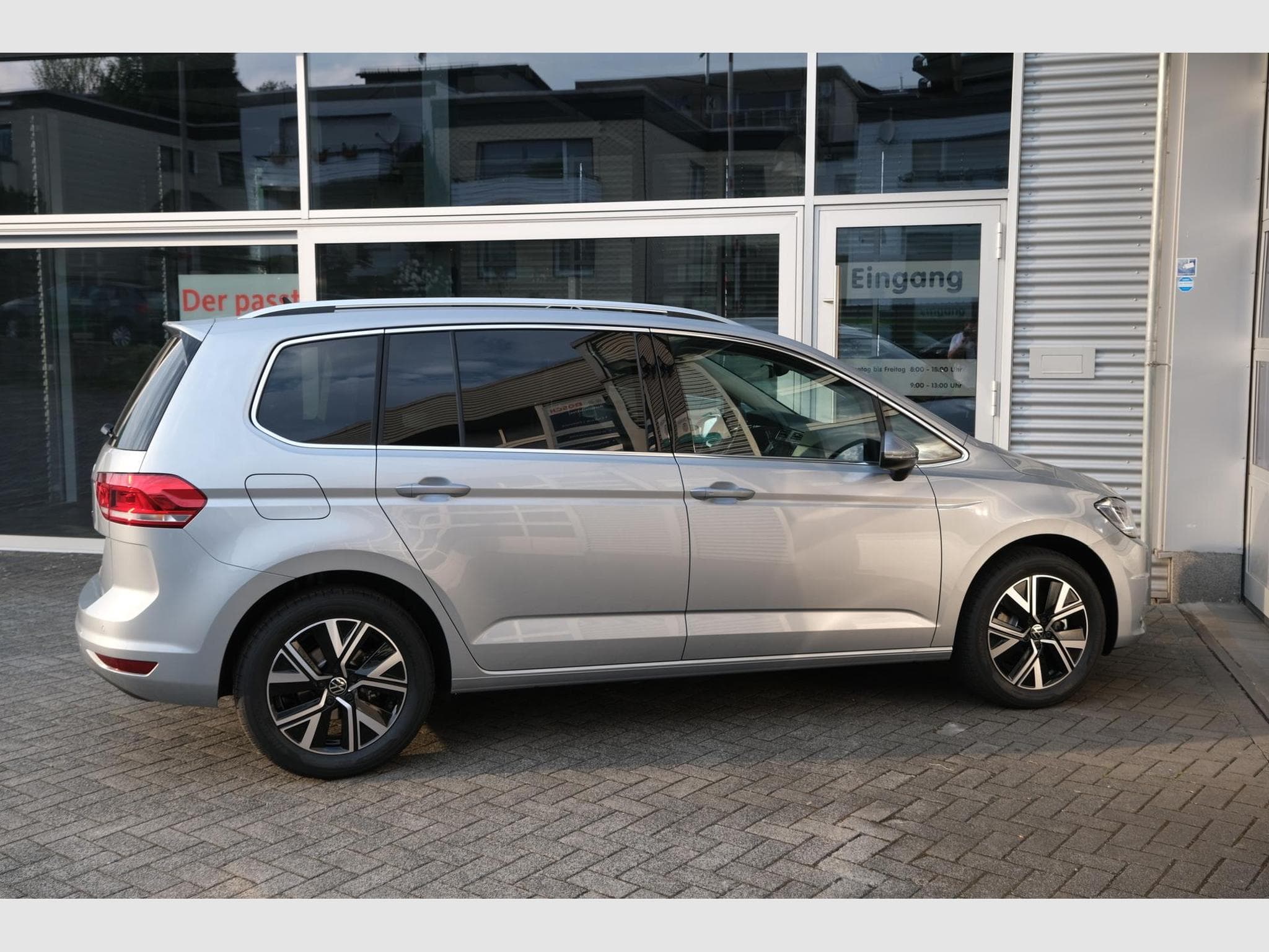 VW Touran 1.5 TSI DSG (2025) - Photo 5
